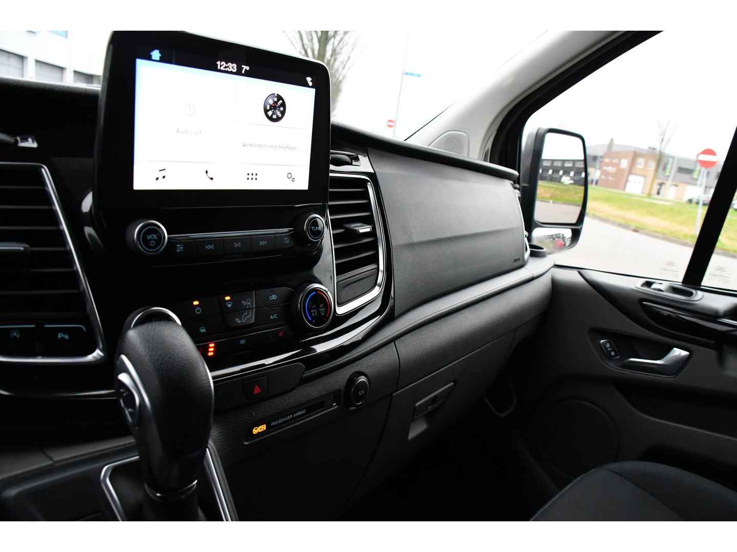 Ford Transit Custom 320 2.0 TDCI L2H1 Limited DC Cruise, Camera, Carplay, 170pk, Automaat, 2 x Schuifdeur, Sensoren, Led, Stoelverwarming, Uniek!