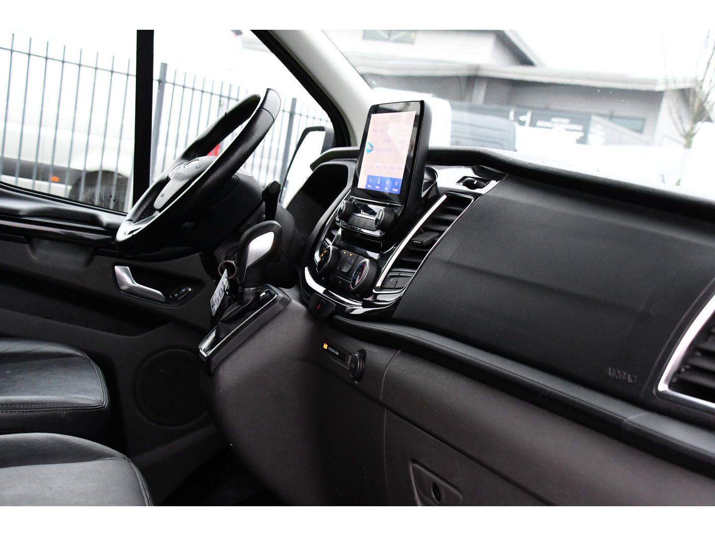 Ford Transit Custom 320 2.0 TDCI L2H1 Sport Adaptieve Cruise, Camera, Carplay, 185pk, Automaat, Xenon, Leder, Stoelverwarming, Uniek!