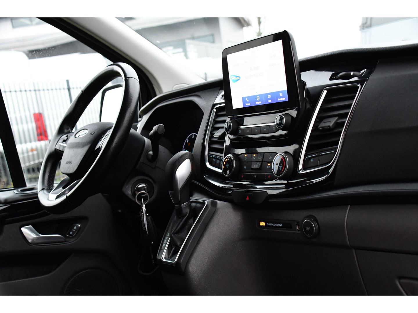 Ford Transit Custom 320 2.0 TDCI L2H1 Sport Adaptieve Cruise, Camera, Carplay, 185pk, Automaat, Xenon, Leder, Stoelverwarming, Uniek!