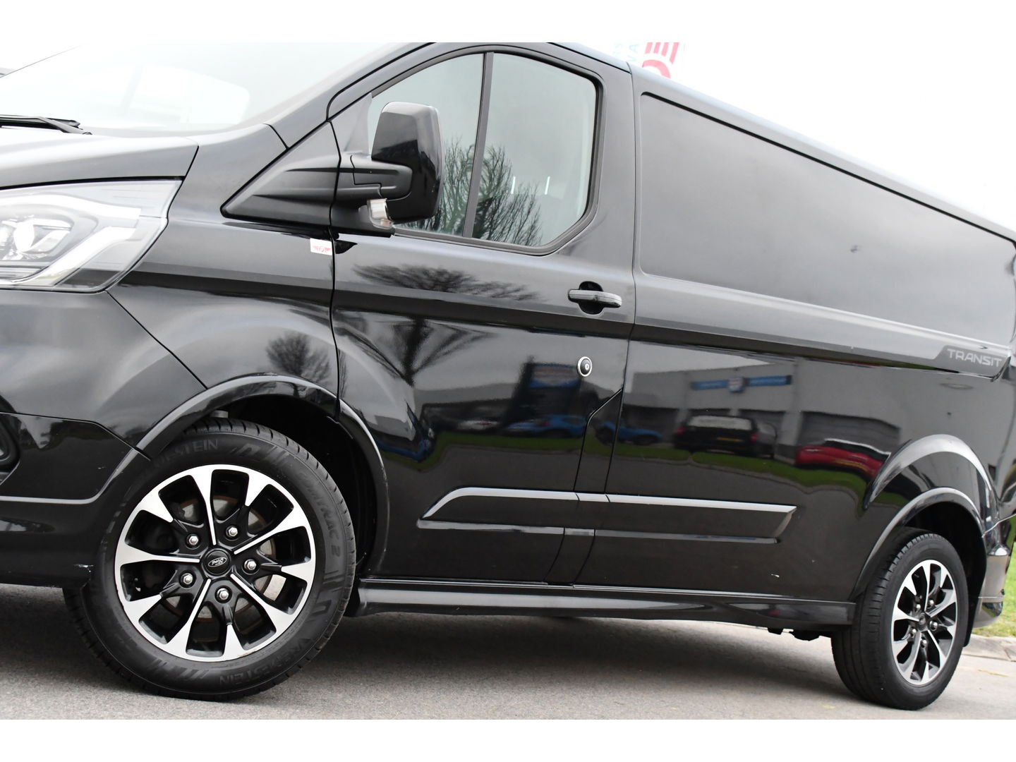 Ford Transit Custom 320 2.0 TDCI L2H1 Sport Adaptieve Cruise, Camera, Carplay, 185pk, Automaat, Xenon, Leder, Stoelverwarming, Uniek!
