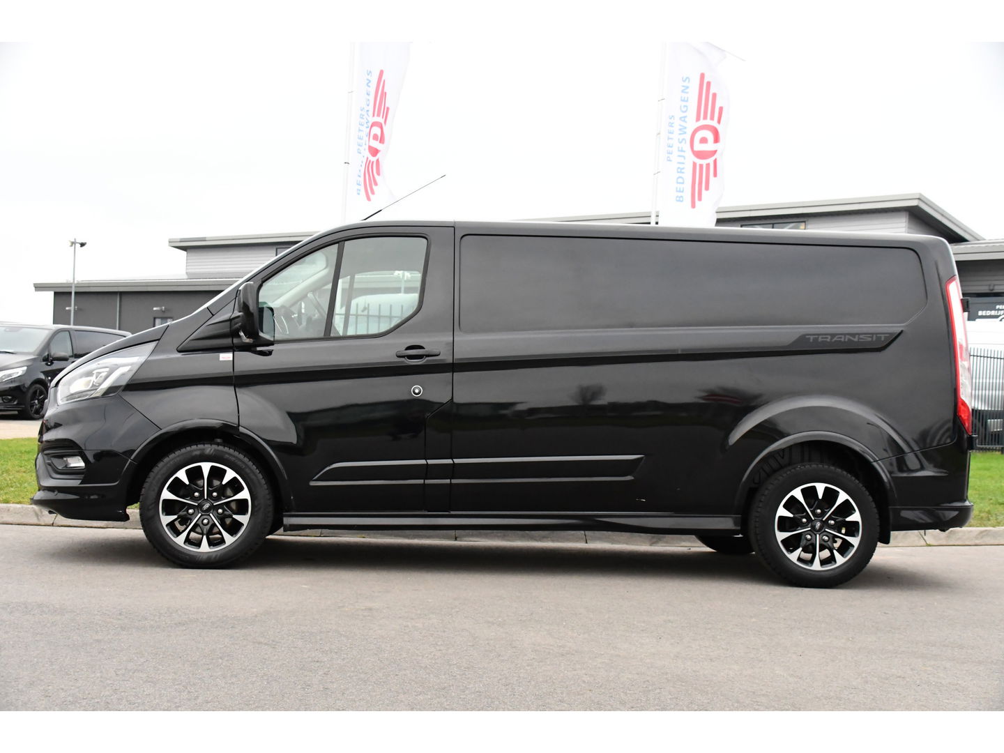 Ford Transit Custom 320 2.0 TDCI L2H1 Sport Adaptieve Cruise, Camera, Carplay, 185pk, Automaat, Xenon, Leder, Stoelverwarming, Uniek!
