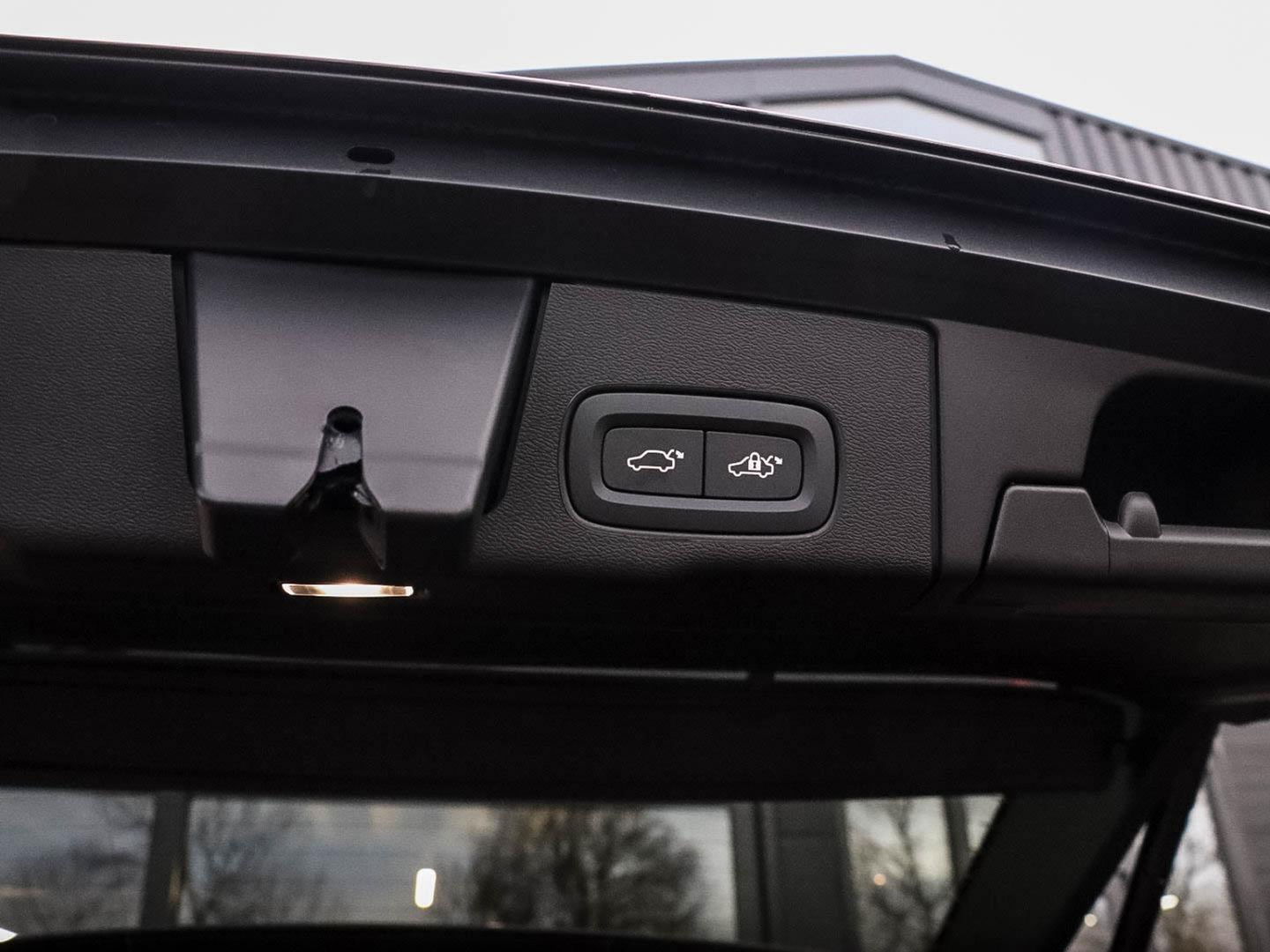 Volvo XC60 T6 AWD Plus Black Edition MY2026 Panoramadak 21'' Harman Kardon Zwarte hemel