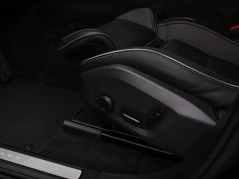 Volvo XC60 T6 AWD Plus Black Edition MY2026 Panoramadak 21'' Harman Kardon Zwarte hemel