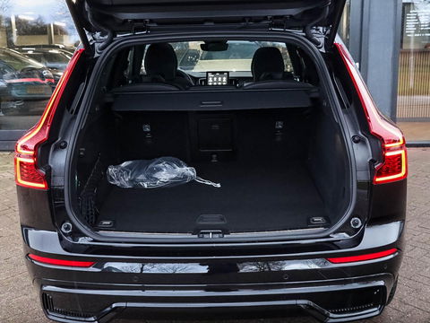 Volvo XC60 T6 AWD Plus Black Edition MY2026 Panoramadak 21'' Harman Kardon Zwarte hemel