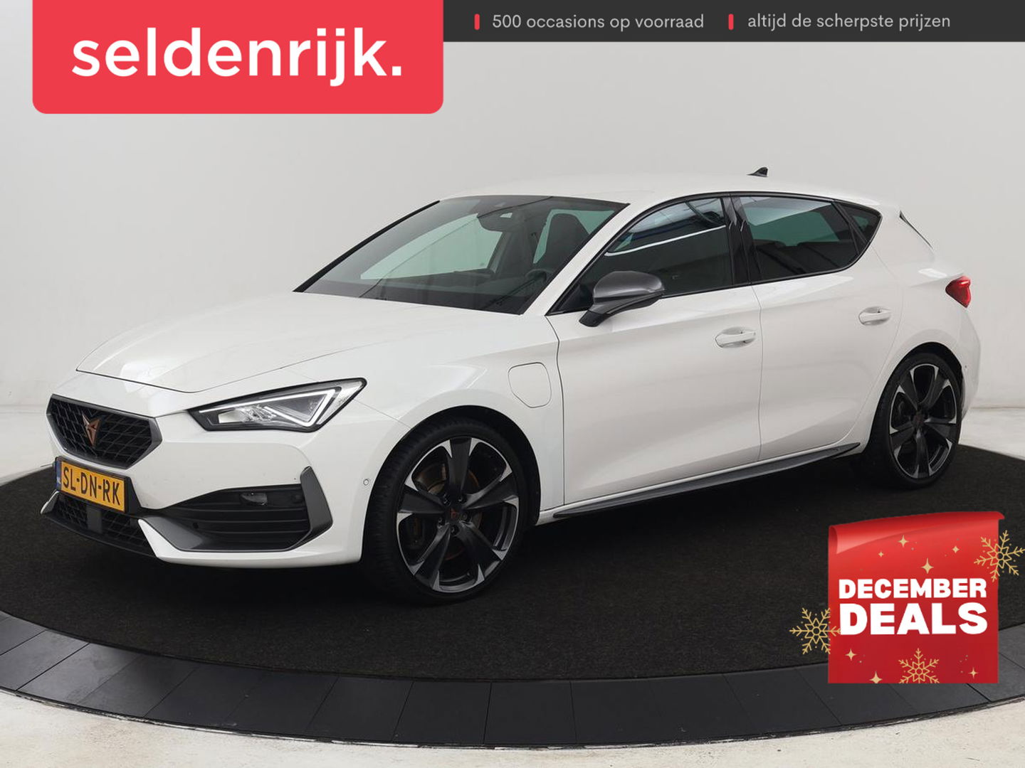 CUPRA Leon 1.4 eHybrid VZ | 245pk | Stoelverwarming | Carplay | Camera | Sfeerverlichting | Navigatie | Adaptive cruise | Keyless | Sportstoelen | 19'' | Full LED | Stuurverwarming | PHEV | Plug In