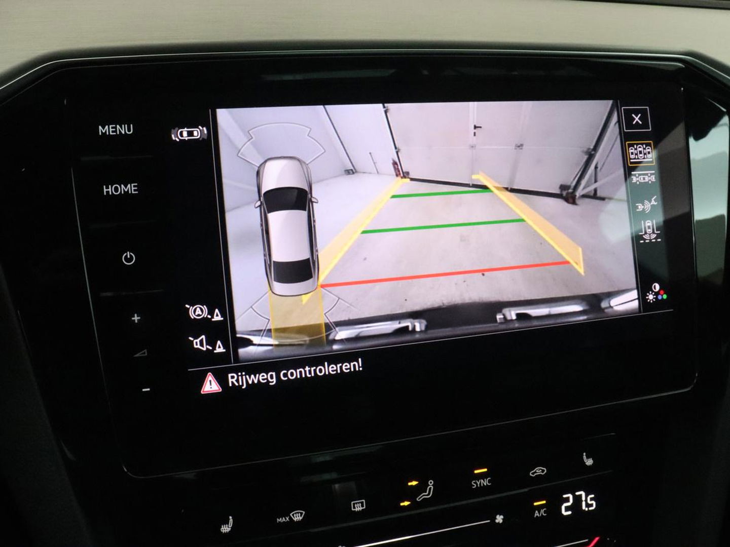 Volkswagen Passat 1.5 TSI R-Line | Nappaleder | Stoelverwarming | Camera | Carplay | Massage | Memory | Side Assist | Navigatie | Matrix LED | Adaptive cruise