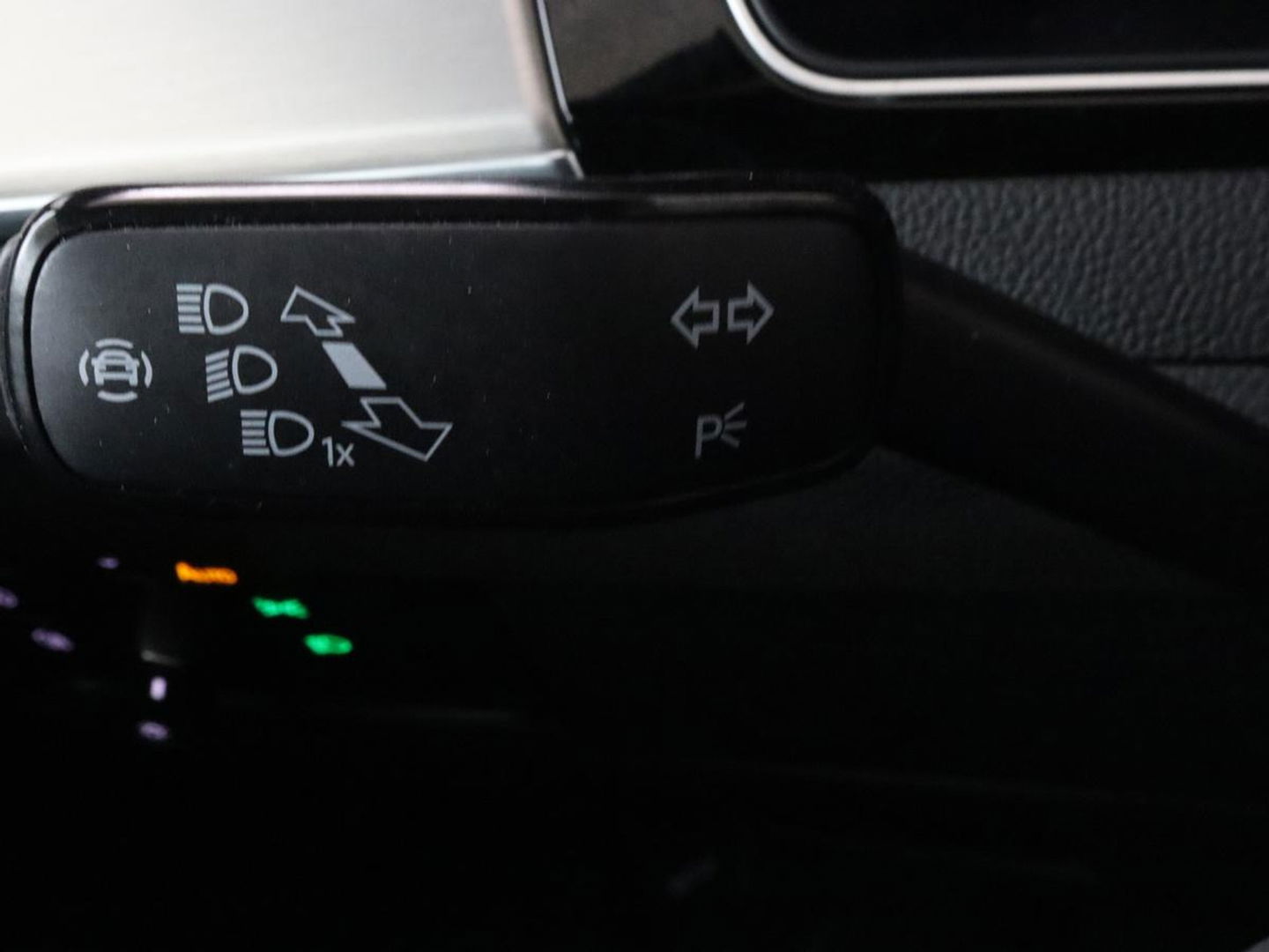 Volkswagen Passat 1.5 TSI R-Line | Nappaleder | Stoelverwarming | Camera | Carplay | Massage | Memory | Side Assist | Navigatie | Matrix LED | Adaptive cruise