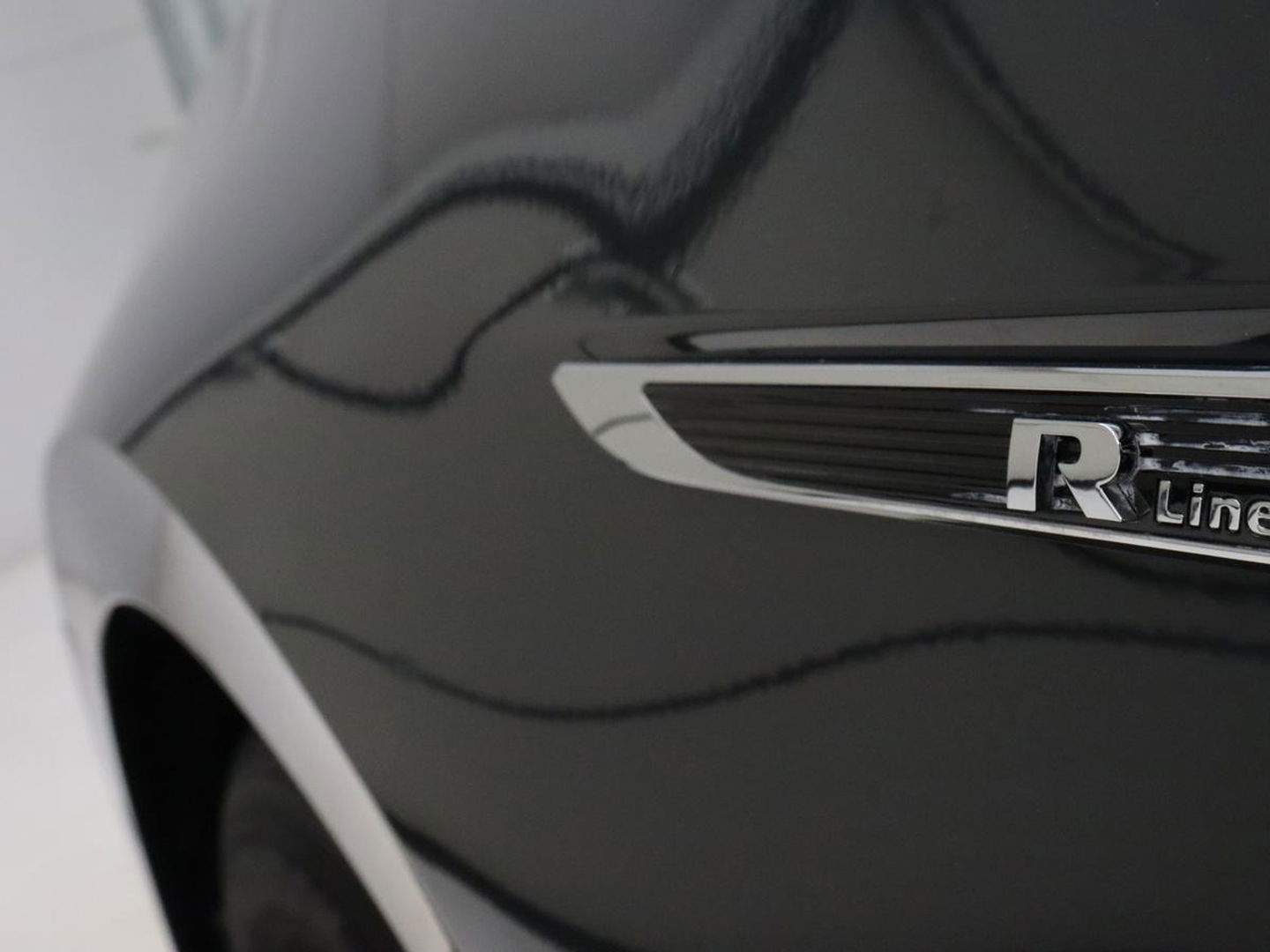 Volkswagen Passat 1.5 TSI R-Line | Nappaleder | Stoelverwarming | Camera | Carplay | Massage | Memory | Side Assist | Navigatie | Matrix LED | Adaptive cruise