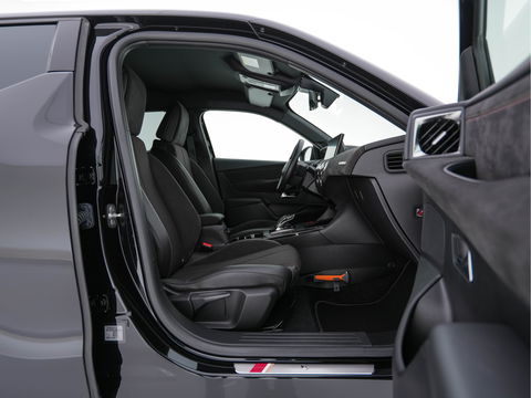 DS DS 3 Crossback E-Tense Performance Line+ 50 kWh [ 3-Fase ] {SOH-90%} (INCL-BTW) *LEATHER-FABRIC | MATRIX-LED | ADAPTIVE-CRUISE | DIGI-COCKPIT | HEATED-SPORTSEATS | CAMERA | KEYLESS | NAVI-FULLMAP | DAB+ | ECC | PDC | PRIVACY-GLASS | 18''ALU*