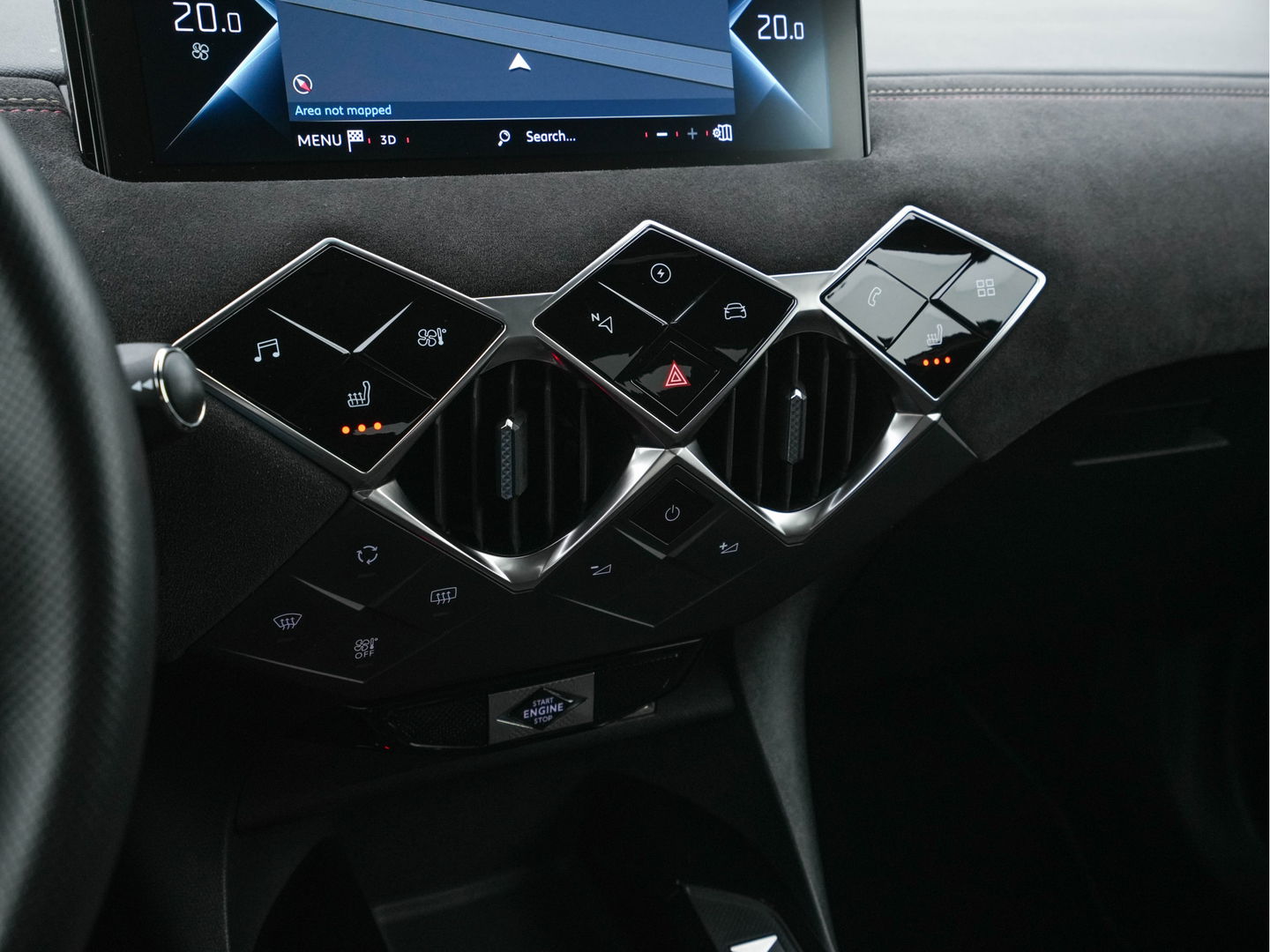 DS DS 3 Crossback E-Tense Performance Line+ 50 kWh [ 3-Fase ] {SOH-90%} (INCL-BTW) *LEATHER-FABRIC | MATRIX-LED | ADAPTIVE-CRUISE | DIGI-COCKPIT | HEATED-SPORTSEATS | CAMERA | KEYLESS | NAVI-FULLMAP | DAB+ | ECC | PDC | PRIVACY-GLASS | 18''ALU*