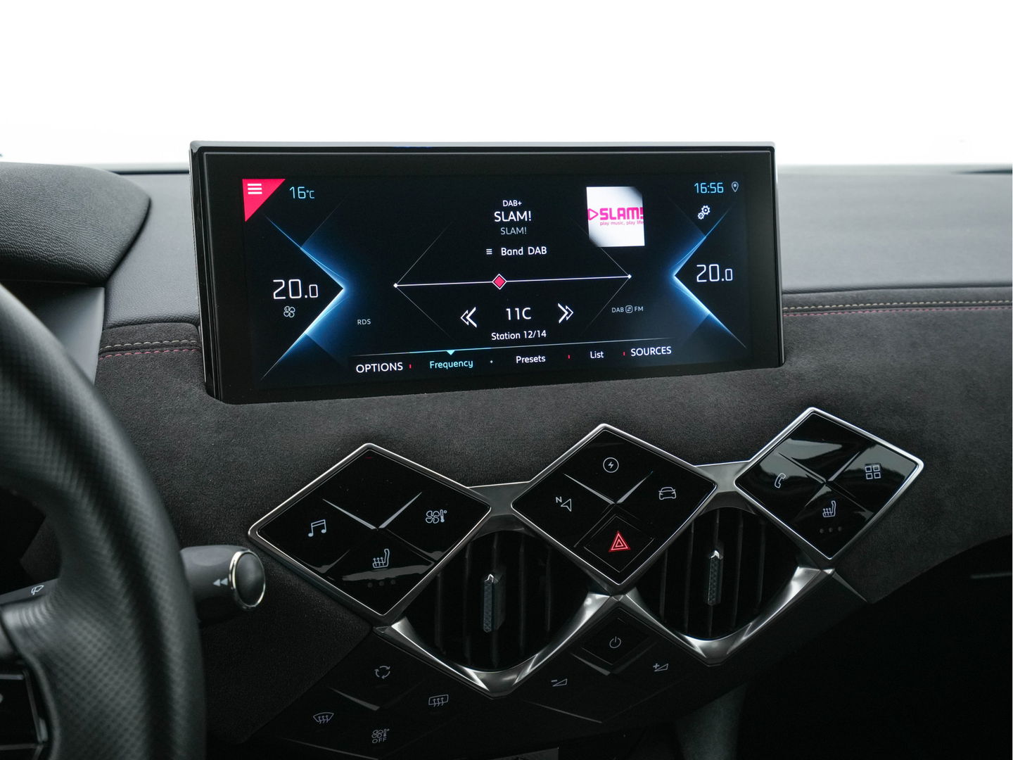 DS DS 3 Crossback E-Tense Performance Line+ 50 kWh [ 3-Fase ] {SOH-90%} (INCL-BTW) *LEATHER-FABRIC | MATRIX-LED | ADAPTIVE-CRUISE | DIGI-COCKPIT | HEATED-SPORTSEATS | CAMERA | KEYLESS | NAVI-FULLMAP | DAB+ | ECC | PDC | PRIVACY-GLASS | 18''ALU*