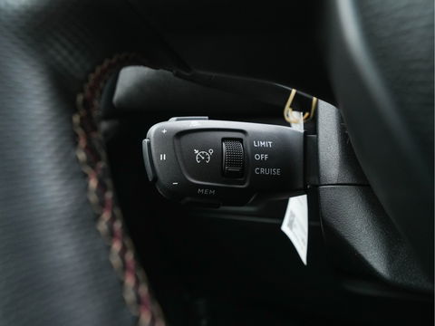 DS DS 3 Crossback E-Tense Performance Line+ 50 kWh [ 3-Fase ] {SOH-90%} (INCL-BTW) *LEATHER-FABRIC | MATRIX-LED | ADAPTIVE-CRUISE | DIGI-COCKPIT | HEATED-SPORTSEATS | CAMERA | KEYLESS | NAVI-FULLMAP | DAB+ | ECC | PDC | PRIVACY-GLASS | 18''ALU*