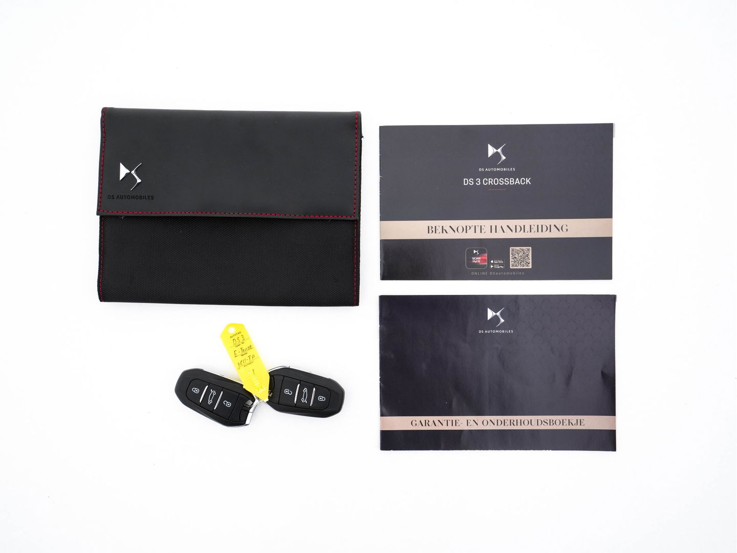 DS DS 3 Crossback E-Tense Performance Line+ 50 kWh [ 3-Fase ] {SOH-90%} (INCL-BTW) *LEATHER-FABRIC | MATRIX-LED | ADAPTIVE-CRUISE | DIGI-COCKPIT | HEATED-SPORTSEATS | CAMERA | KEYLESS | NAVI-FULLMAP | DAB+ | ECC | PDC | PRIVACY-GLASS | 18''ALU*