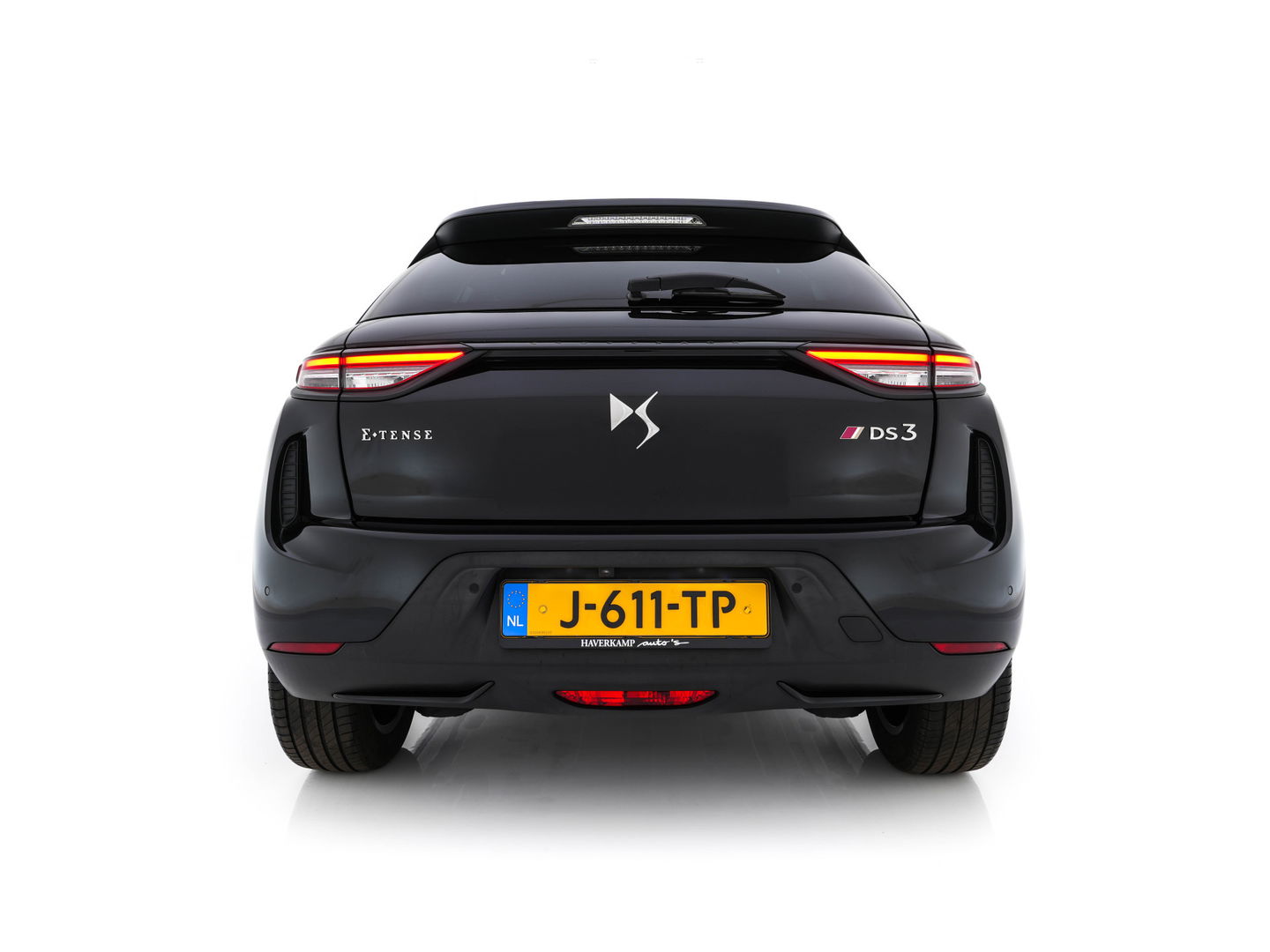 DS DS 3 Crossback E-Tense Performance Line+ 50 kWh [ 3-Fase ] {SOH-90%} (INCL-BTW) *LEATHER-FABRIC | MATRIX-LED | ADAPTIVE-CRUISE | DIGI-COCKPIT | HEATED-SPORTSEATS | CAMERA | KEYLESS | NAVI-FULLMAP | DAB+ | ECC | PDC | PRIVACY-GLASS | 18''ALU*