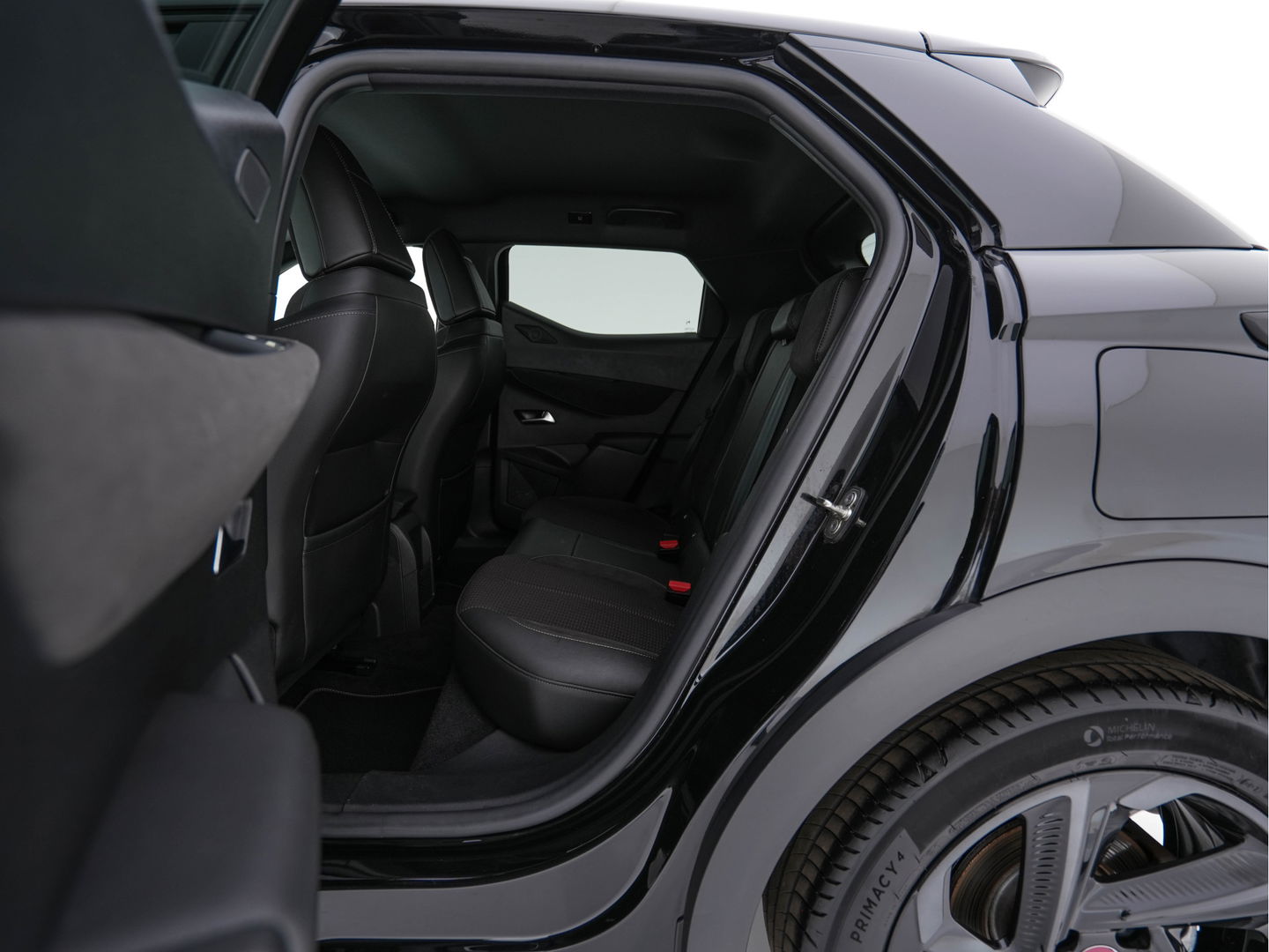 DS DS 3 Crossback E-Tense Performance Line+ 50 kWh [ 3-Fase ] {SOH-90%} (INCL-BTW) *LEATHER-FABRIC | MATRIX-LED | ADAPTIVE-CRUISE | DIGI-COCKPIT | HEATED-SPORTSEATS | CAMERA | KEYLESS | NAVI-FULLMAP | DAB+ | ECC | PDC | PRIVACY-GLASS | 18''ALU*