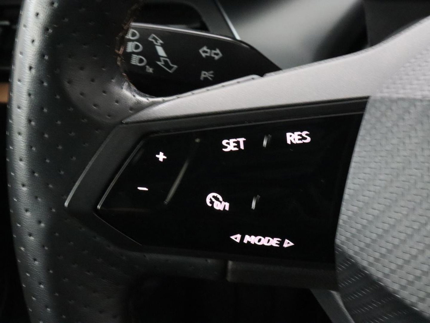 CUPRA Born Adrenaline One 62 kWh | Stoelverwarming | Adaptive cruise | Camera | Carplay | Stuurverwarming | Sfeerverlichting | Navigatie | Full LED | Keyless