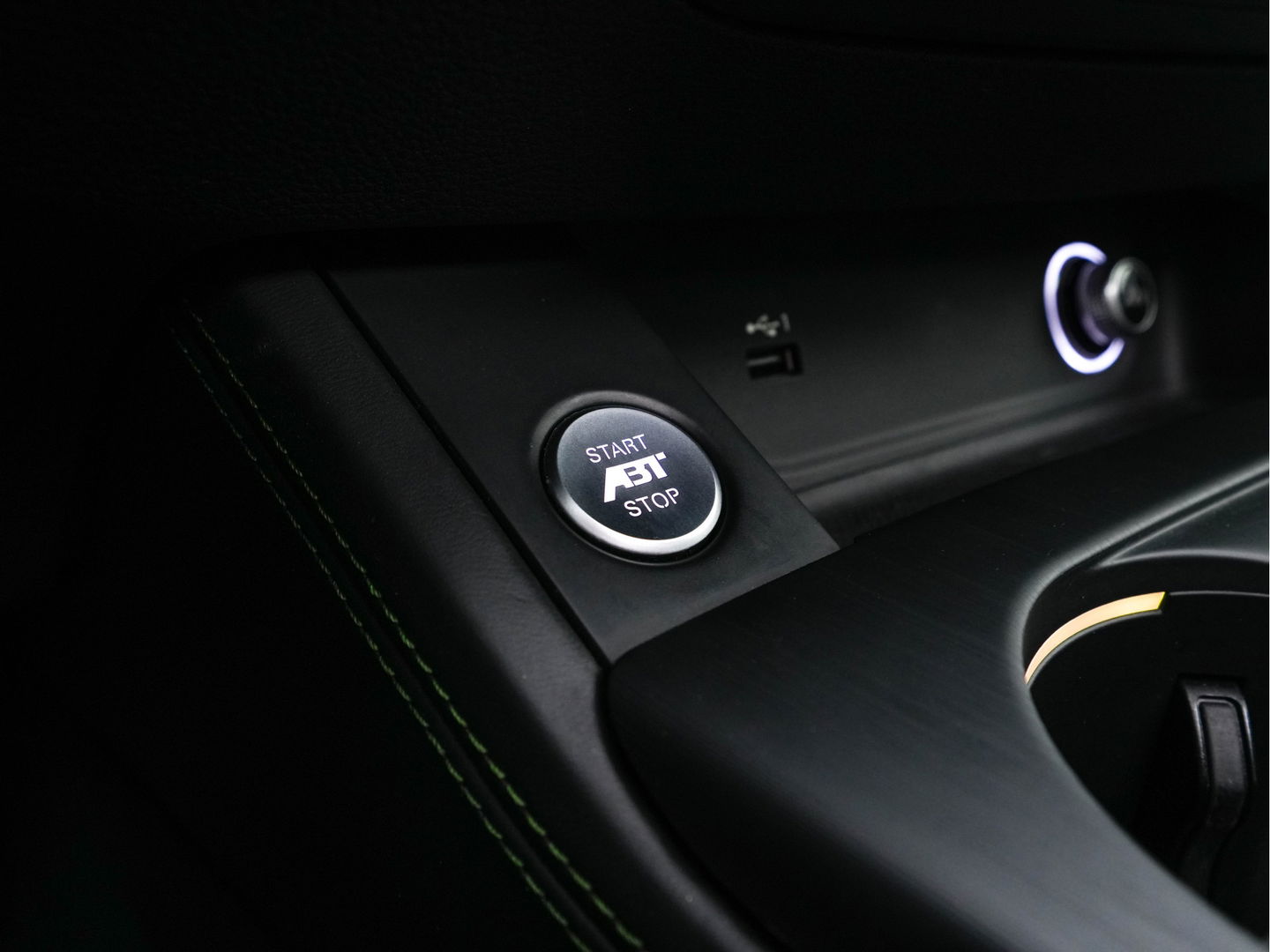 Audi RS4 2.9 TFSI quattro *MILLTEK | KERAMIK | APPLE-CARPLAY | PPF | ABT | B&O | 360-CAMERA | PANO | CARBON-PACK | HUD | SONOMA-GREEN | DEALER-AUTO*