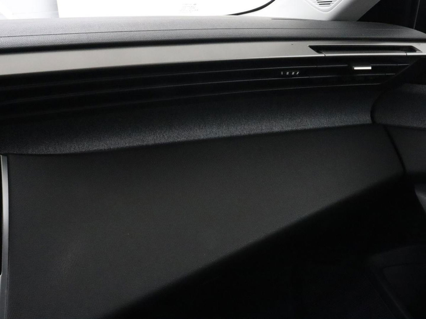 Peugeot 308 1.6 Plug-in Hybrid 180 Allure | Half leder | Camera | Carplay | Navigatie | Full LED | Cruise control | Climate control | Digital Cockpit | PHEV