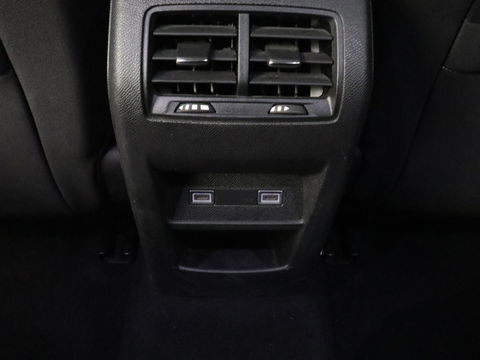 Peugeot 308 1.6 Plug-in Hybrid 180 Allure | Half leder | Camera | Carplay | Navigatie | Full LED | Cruise control | Climate control | Digital Cockpit | PHEV