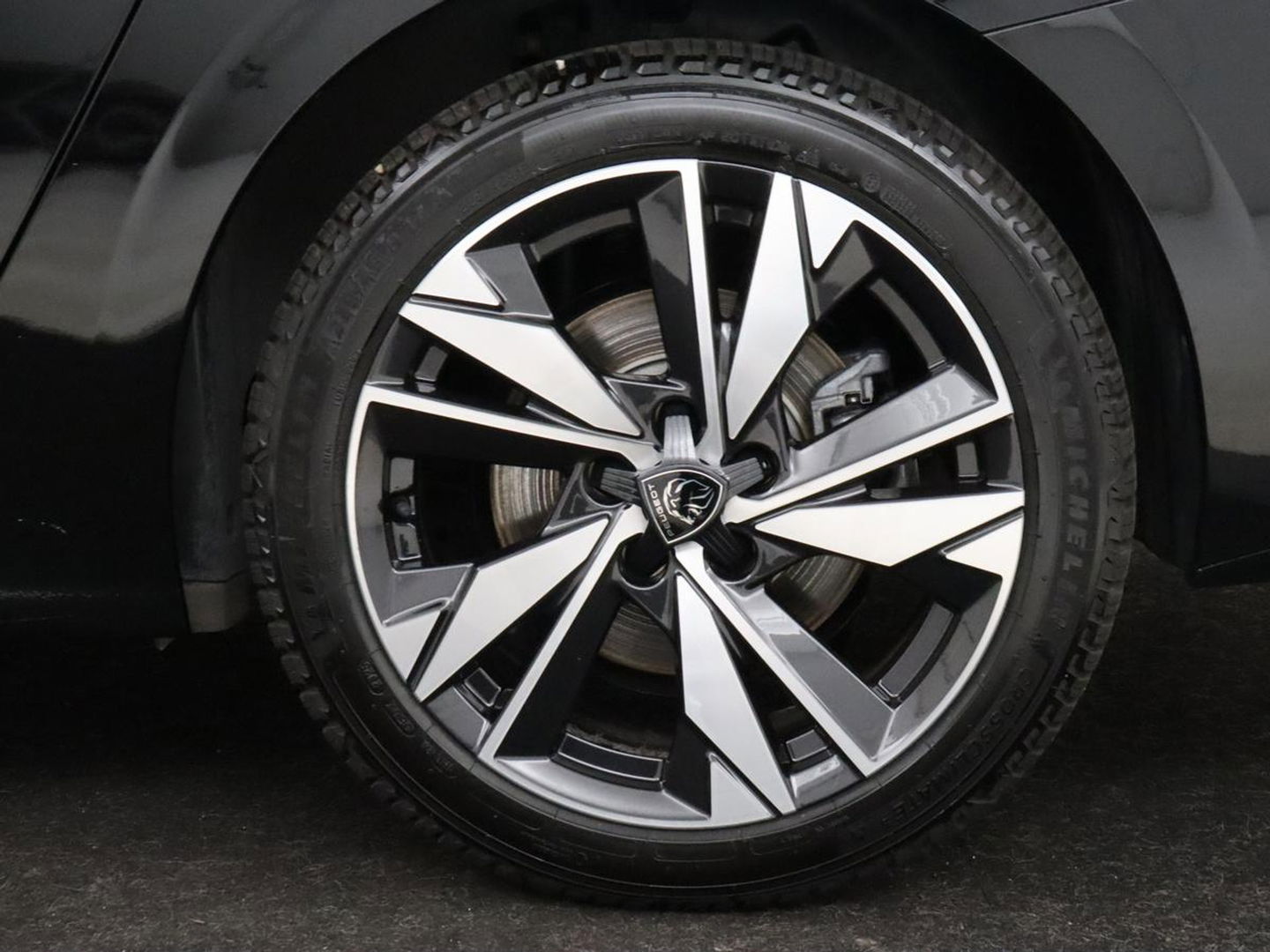 Peugeot 308 1.6 Plug-in Hybrid 180 Allure | Half leder | Camera | Carplay | Navigatie | Full LED | Cruise control | Climate control | Digital Cockpit | PHEV