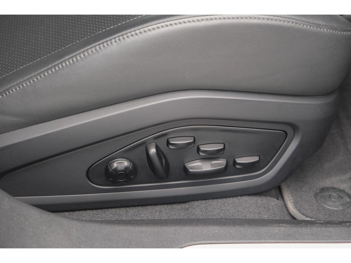 Porsche Taycan 4S 571pk Performance Plus 93 kWh 4-wielsturing PSCB brakes *BTW* Bose Adaptieve sportstoelen Matrix led Warmtepomp 21" LMV