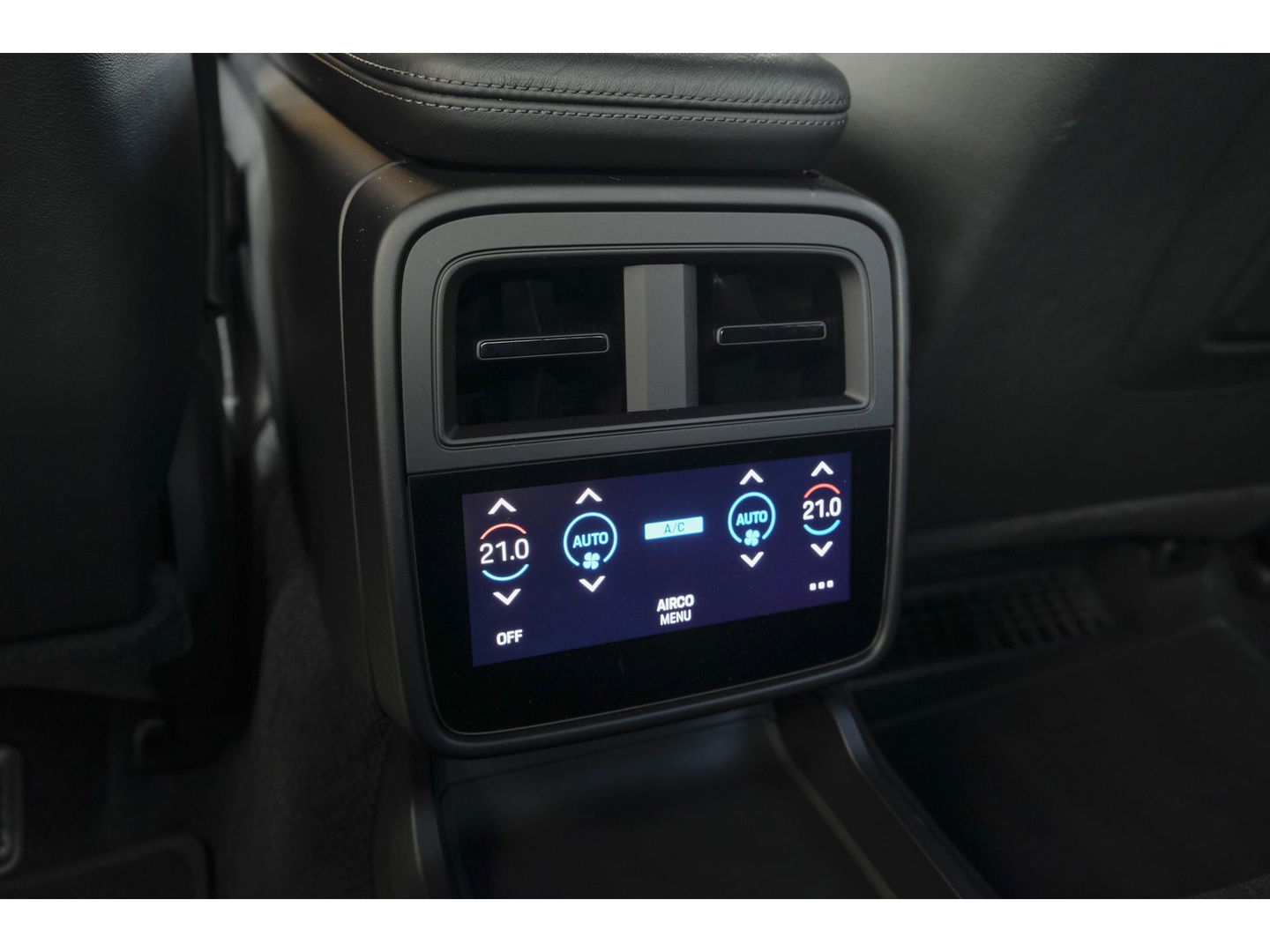 Porsche Taycan 4S 571pk Performance Plus 93 kWh 4-wielsturing PSCB brakes *BTW* Bose Adaptieve sportstoelen Matrix led Warmtepomp 21" LMV