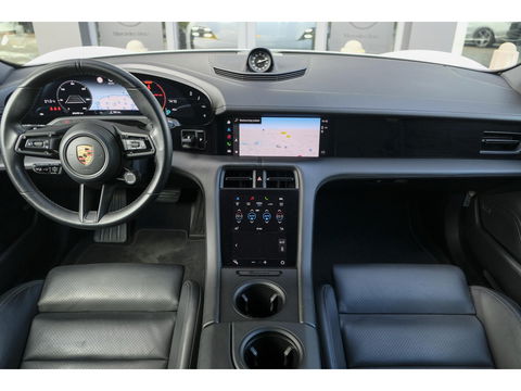 Porsche Taycan 4S 571pk Performance Plus 93 kWh 4-wielsturing PSCB brakes *BTW* Bose Adaptieve sportstoelen Matrix led Warmtepomp 21" LMV