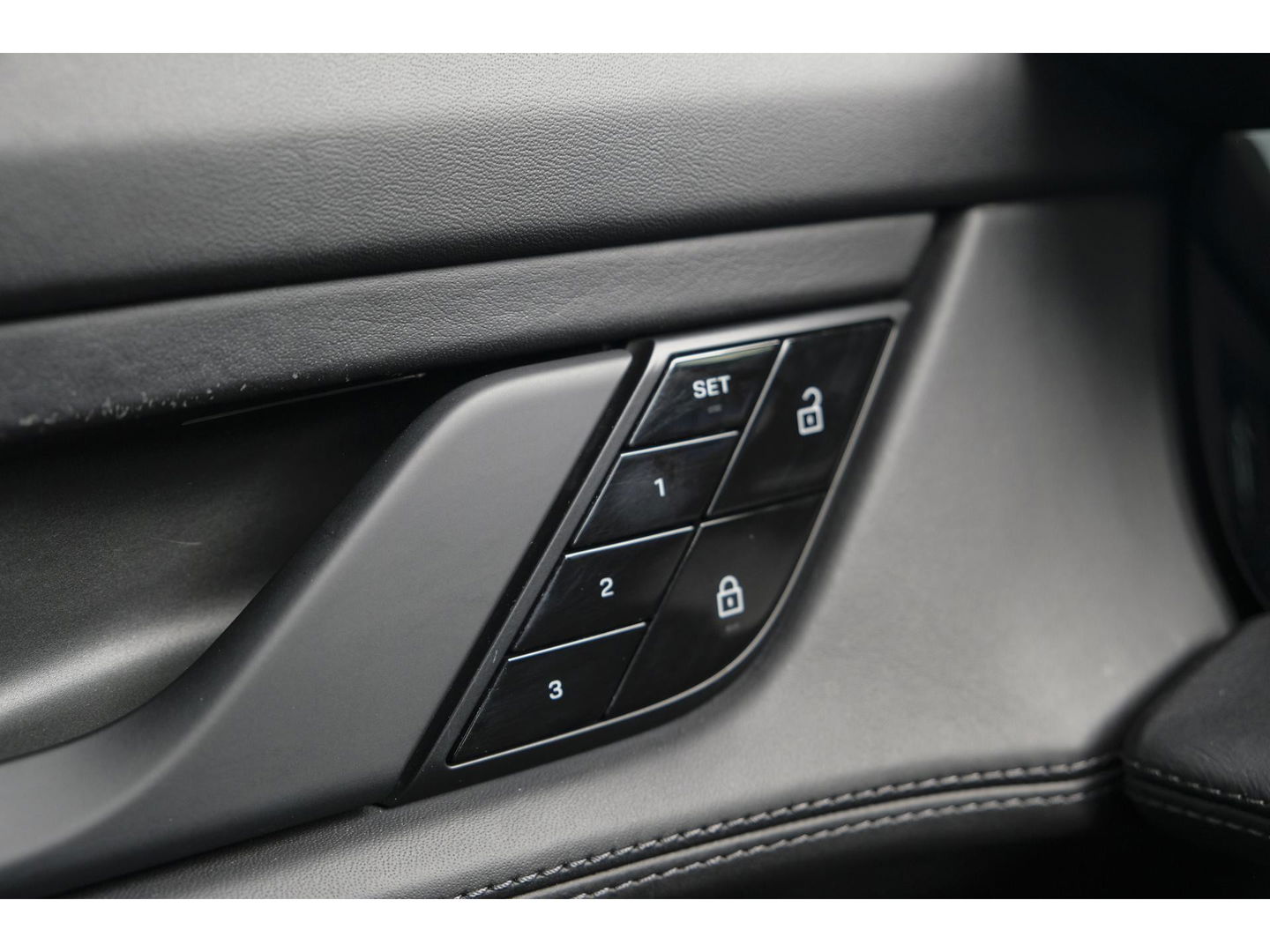 Porsche Taycan 4S 571pk Performance Plus 93 kWh 4-wielsturing PSCB brakes *BTW* Bose Adaptieve sportstoelen Matrix led Warmtepomp 21" LMV