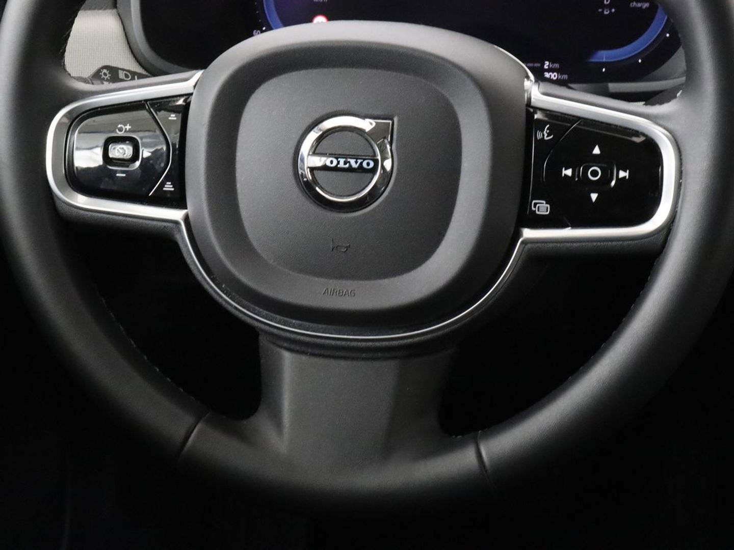 Volvo V90 2.0 T6 AWD Inscription Plug In | Panoramadak | Leder | Stoel & stuurverwarming | Trekhaak | Camera | Adaptive cruise | Carplay | Achterbankverwarming | 19'' | Harman/Kardon | PHEV