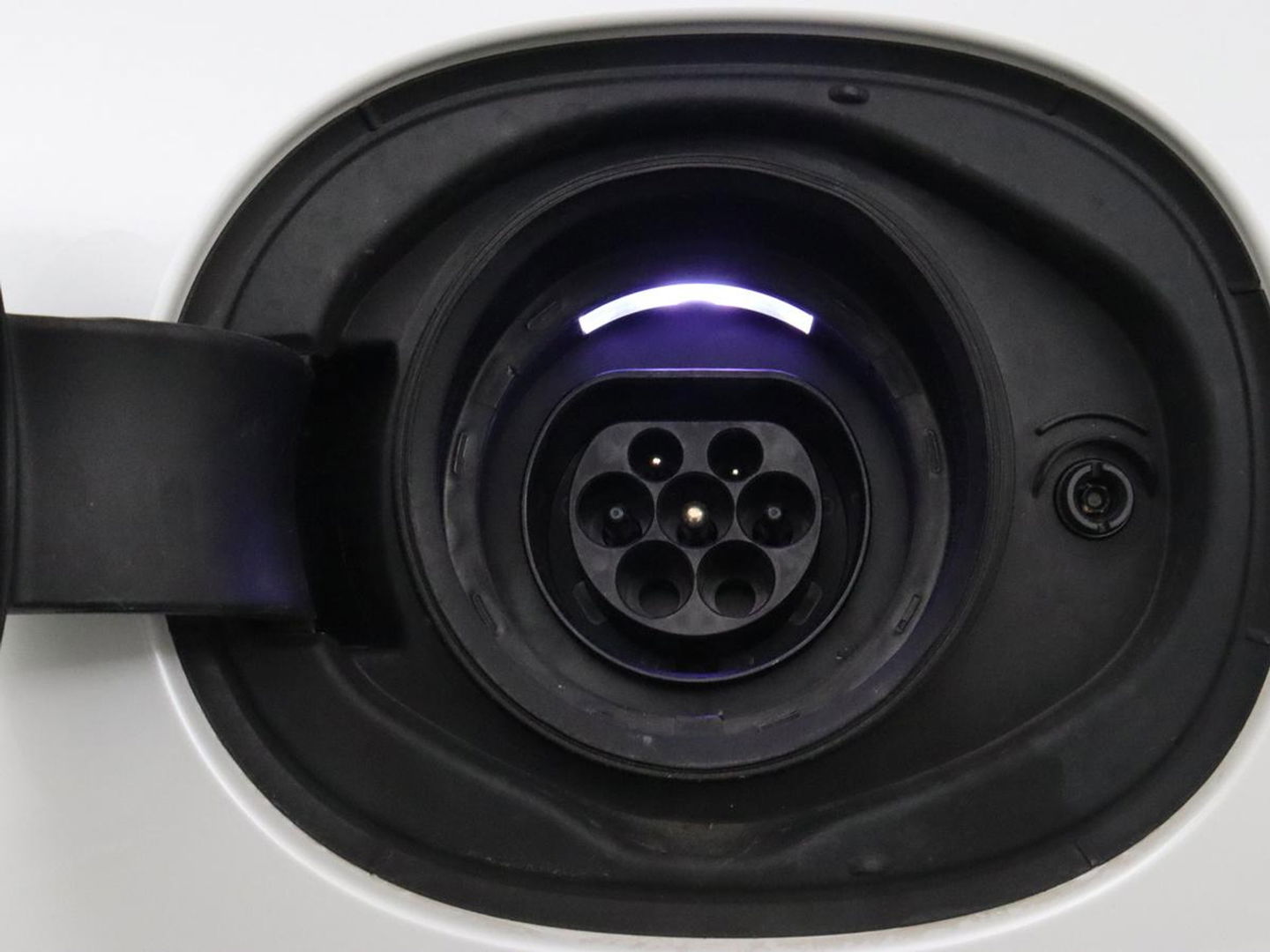 Volvo V90 2.0 T6 AWD Inscription Plug In | Panoramadak | Leder | Stoel & stuurverwarming | Trekhaak | Camera | Adaptive cruise | Carplay | Achterbankverwarming | 19'' | Harman/Kardon | PHEV