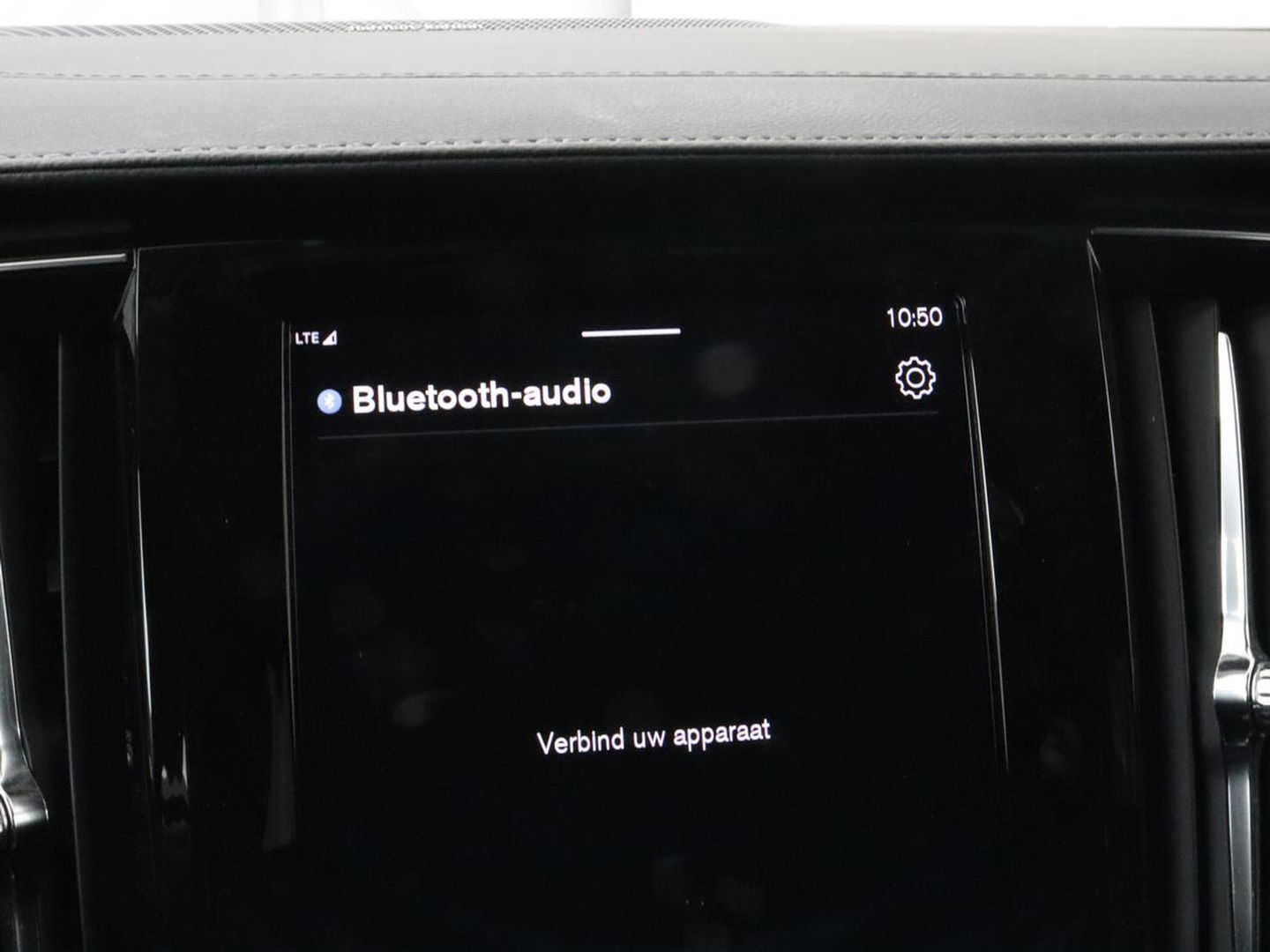 Volvo V90 2.0 T6 AWD Inscription Plug In | Panoramadak | Leder | Stoel & stuurverwarming | Trekhaak | Camera | Adaptive cruise | Carplay | Achterbankverwarming | 19'' | Harman/Kardon | PHEV