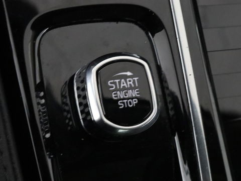 Volvo V90 2.0 T6 AWD Inscription Plug In | Panoramadak | Leder | Stoel & stuurverwarming | Trekhaak | Camera | Adaptive cruise | Carplay | Achterbankverwarming | 19'' | Harman/Kardon | PHEV