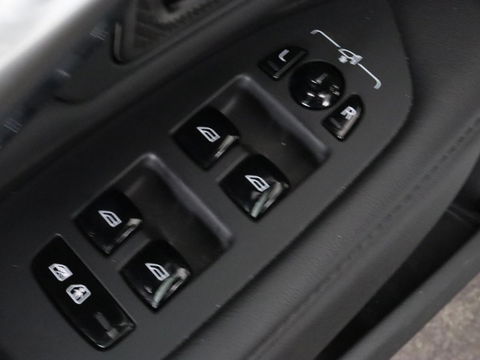 Volvo V90 2.0 T6 AWD Inscription Plug In | Panoramadak | Leder | Stoel & stuurverwarming | Trekhaak | Camera | Adaptive cruise | Carplay | Achterbankverwarming | 19'' | Harman/Kardon | PHEV