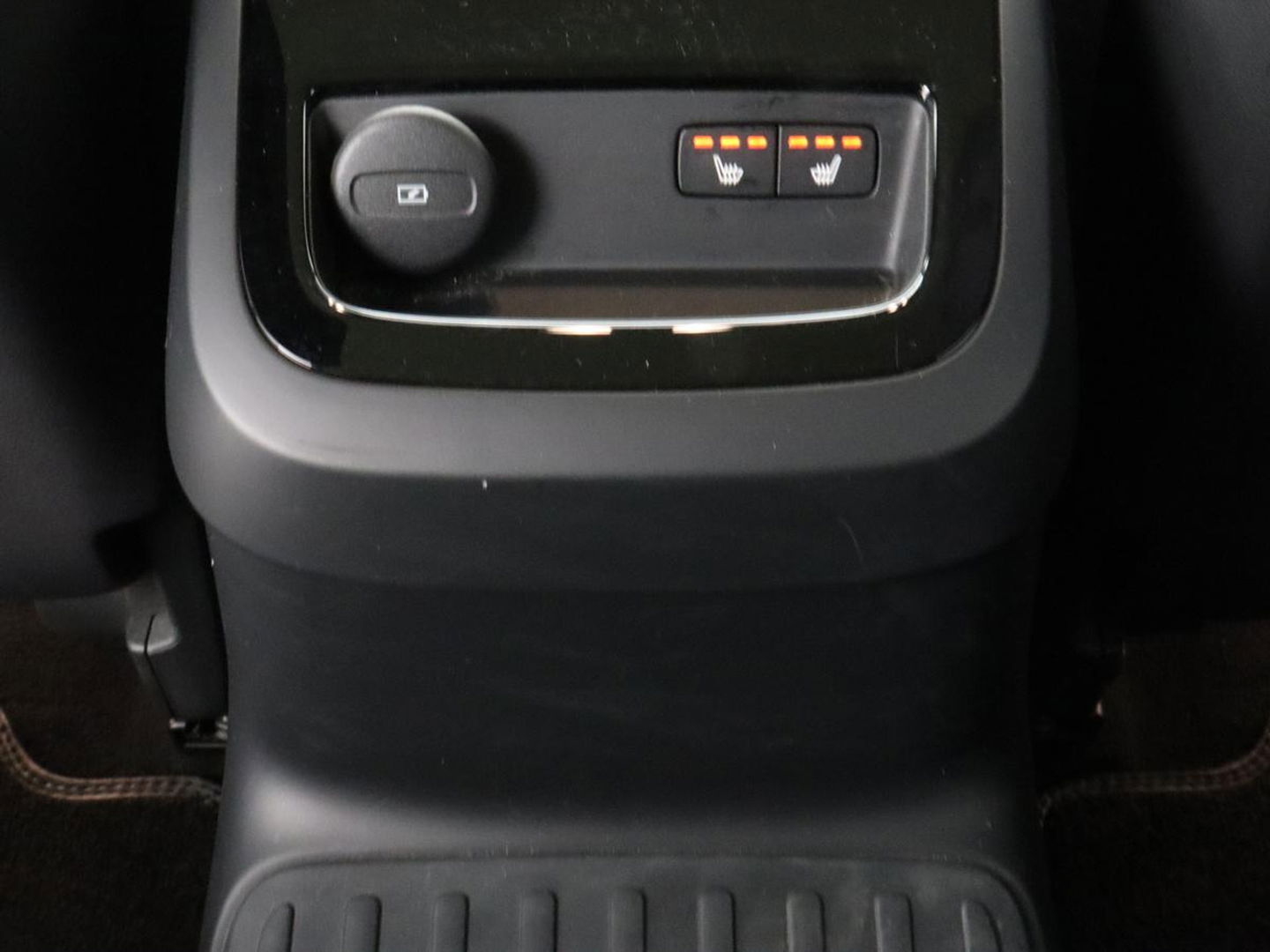 Volvo V90 2.0 T6 AWD Inscription Plug In | Panoramadak | Leder | Stoel & stuurverwarming | Trekhaak | Camera | Adaptive cruise | Carplay | Achterbankverwarming | 19'' | Harman/Kardon | PHEV