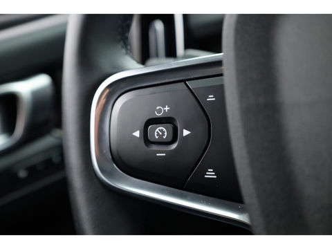 Volvo XC40 1.5 T5 Plug-in hybrid Ultimate Dark | Facelift | Pano-dak | 360 camera | H&K Audio | Adap. cruise | Blis | Elek. Stoelen |