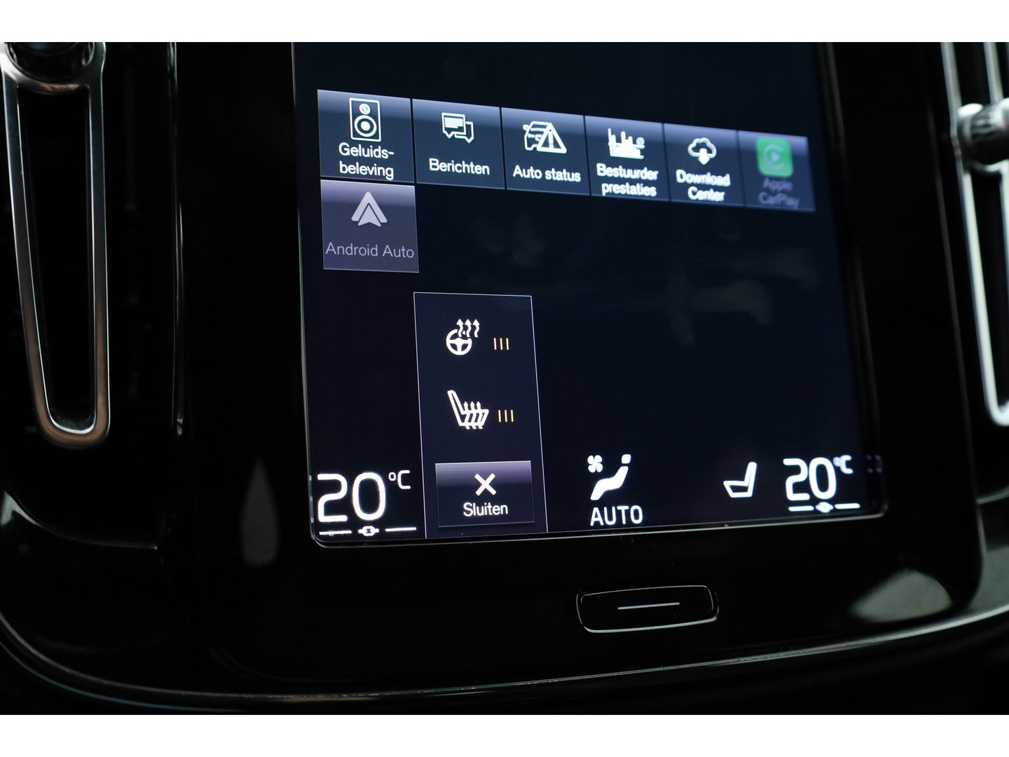 Volvo XC40 1.5 T5 Plug-in hybrid Ultimate Dark | Facelift | Pano-dak | 360 camera | H&K Audio | Adap. cruise | Blis | Elek. Stoelen |