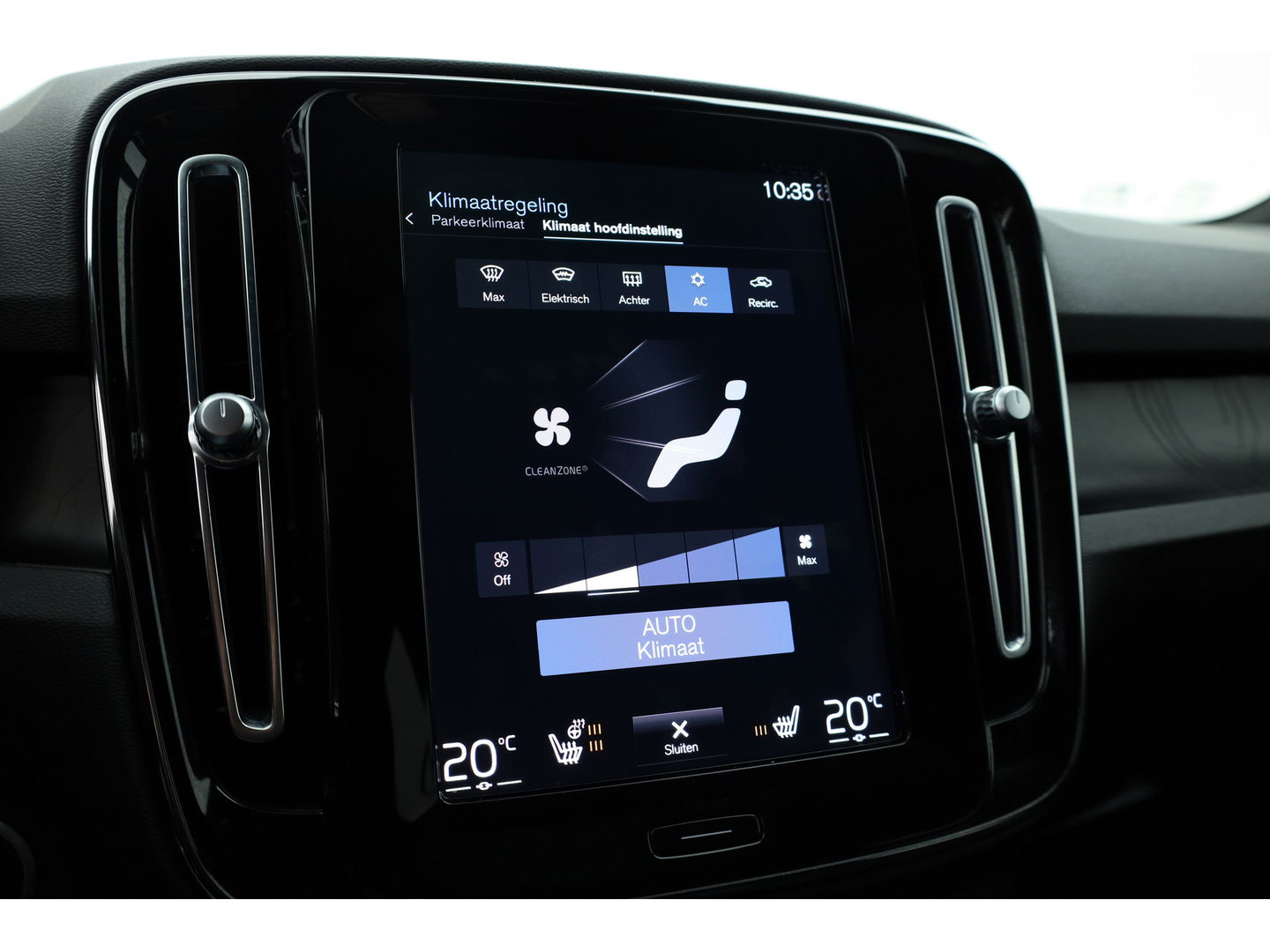 Volvo XC40 1.5 T5 Plug-in hybrid Ultimate Dark | Facelift | Pano-dak | 360 camera | H&K Audio | Adap. cruise | Blis | Elek. Stoelen |