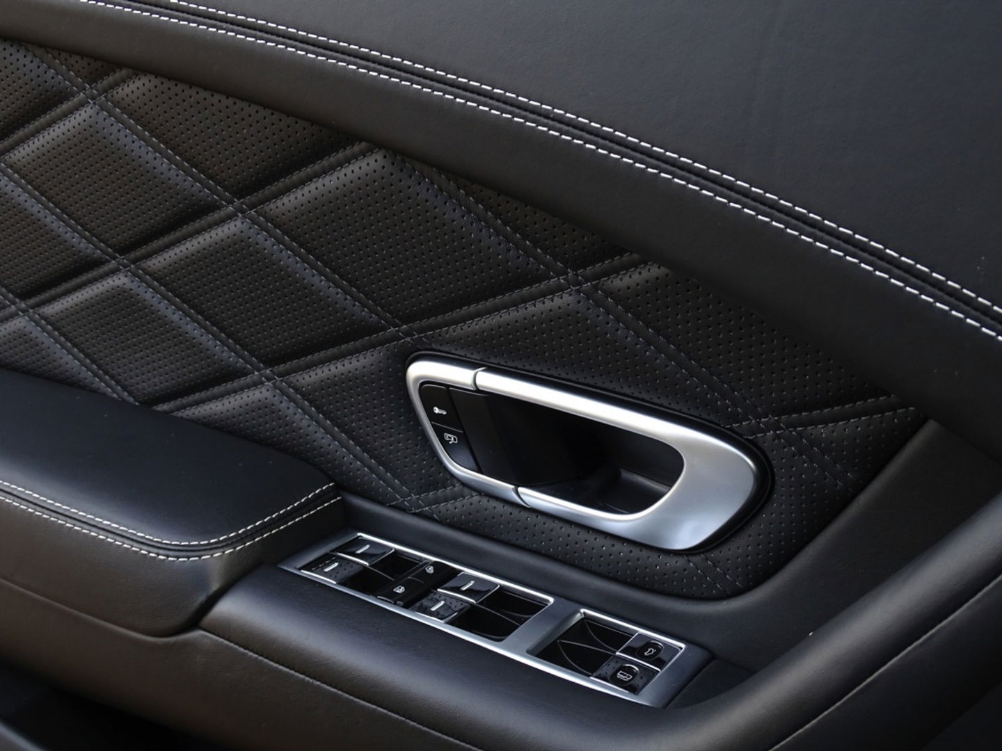 Bentley Continental GT 4.0 V8T S 507PK / Mulliner / LED