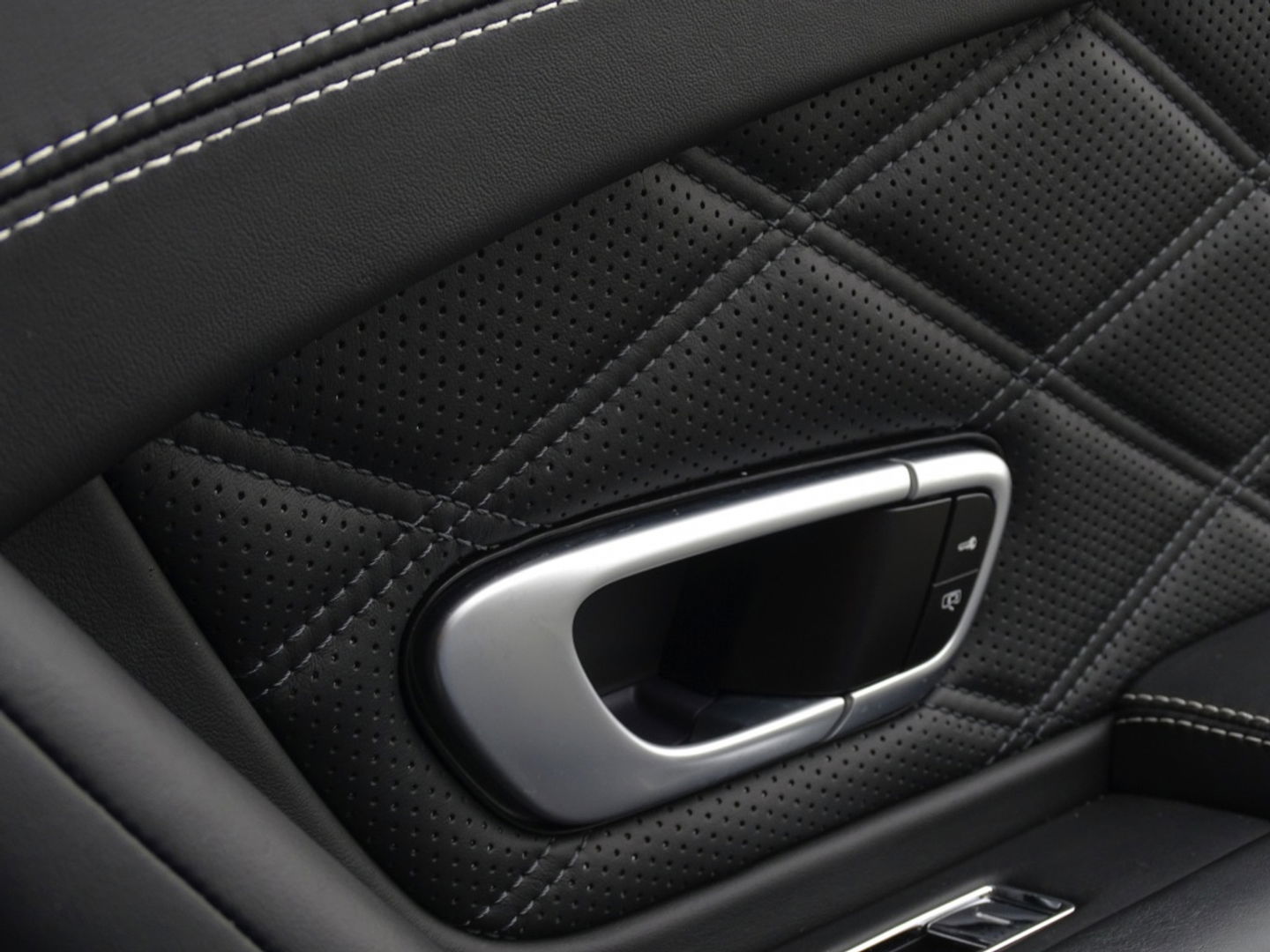 Bentley Continental GT 4.0 V8T S 507PK / Mulliner / LED