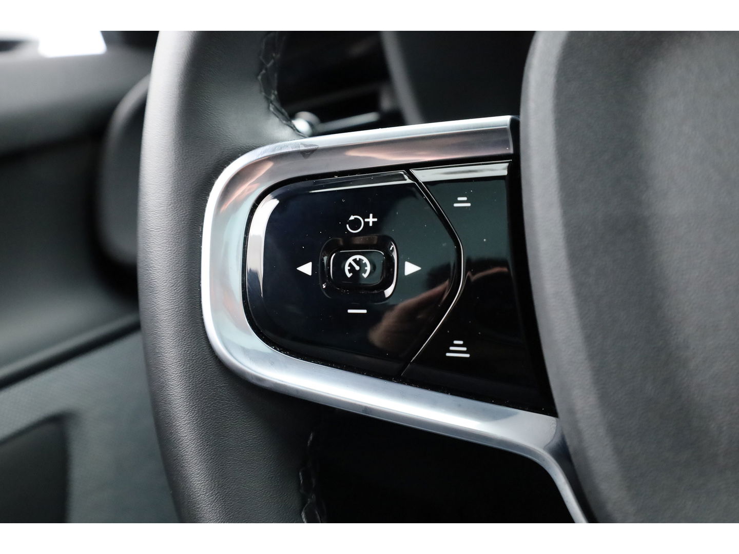 Polestar 2 Long Range Dual Motor Launch Edition 78kWh Performance Pack | Pano | Trekhaak | H&K Audio | 20'' | 4x Stoelverw. | Adapt. Cruise | 360cam