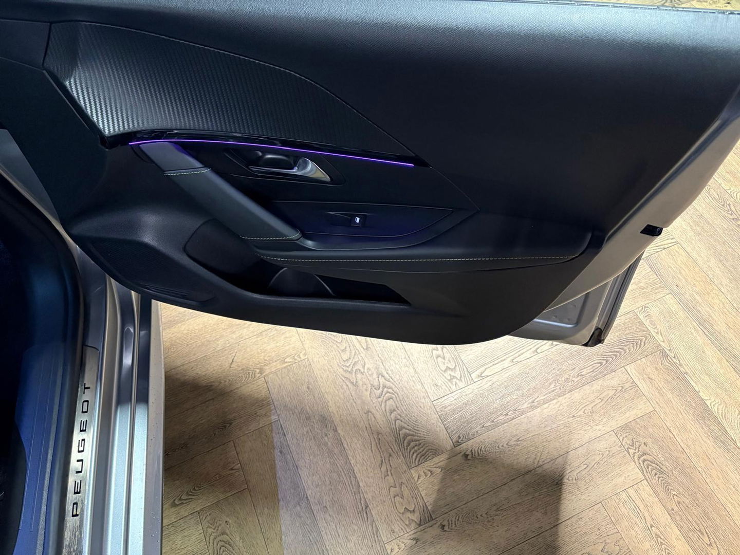 Peugeot 208 Hybrid 136 e-DCS6 GT PANO KEYLESS VOL'