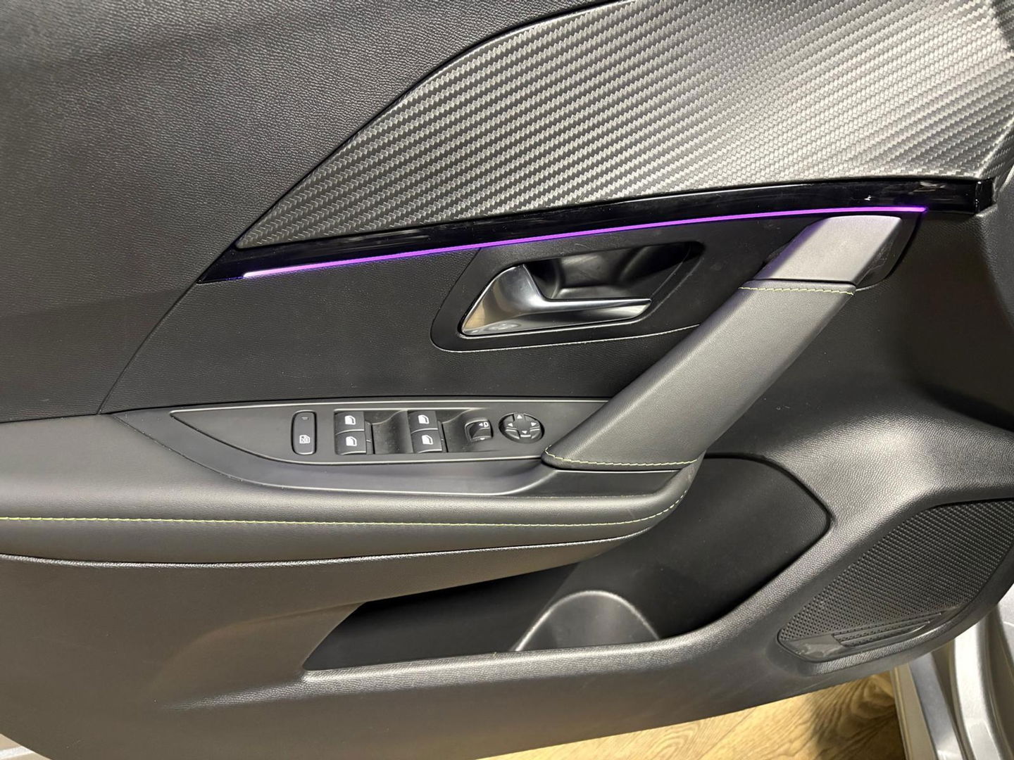 Peugeot 208 Hybrid 136 e-DCS6 GT PANO KEYLESS VOL'