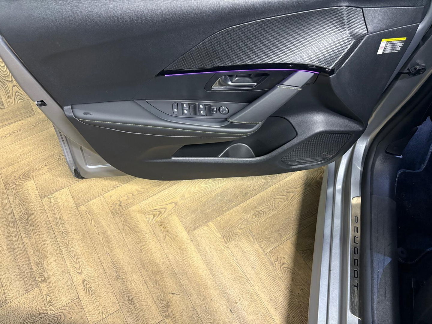 Peugeot 208 Hybrid 136 e-DCS6 GT PANO KEYLESS VOL'