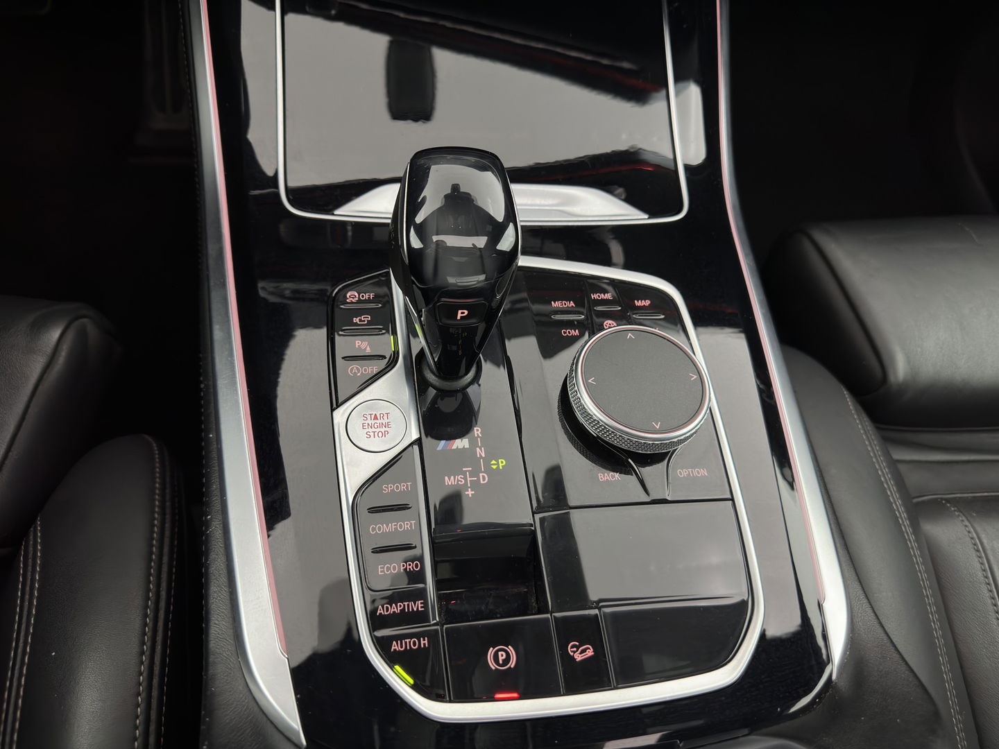 BMW X5 M50d M-Sportpack High Executive Aut. *PANO | HEAD-UP | LASER-LED | LUXURY-LEATHER | SOFT-CLOSE | ADAPTIVE-CRUISE | HARMAN/KARDON | BLIND-SPOT | MEMORY-PACK | TOP-VIEW | DIGI-COCKPIT | NAVI-FULLMAP | ECC | PDC | TOWBAR |