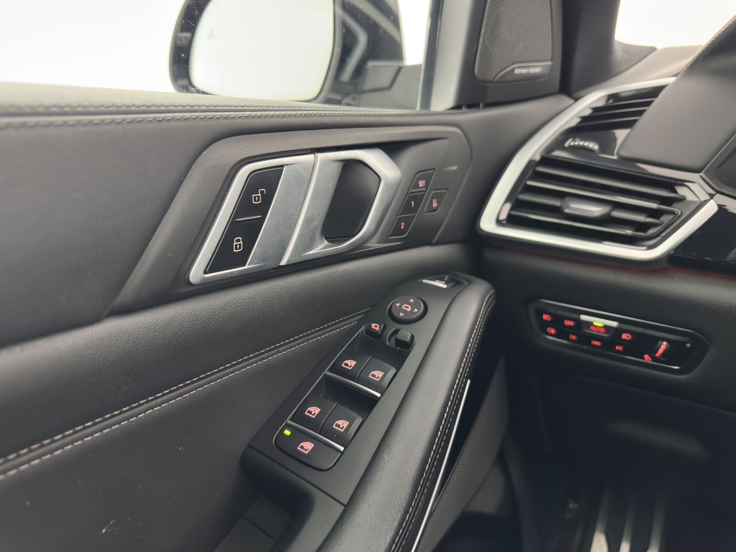 BMW X5 M50d M-Sportpack High Executive Aut. *PANO | HEAD-UP | LASER-LED | LUXURY-LEATHER | SOFT-CLOSE | ADAPTIVE-CRUISE | HARMAN/KARDON | BLIND-SPOT | MEMORY-PACK | TOP-VIEW | DIGI-COCKPIT | NAVI-FULLMAP | ECC | PDC | TOWBAR |