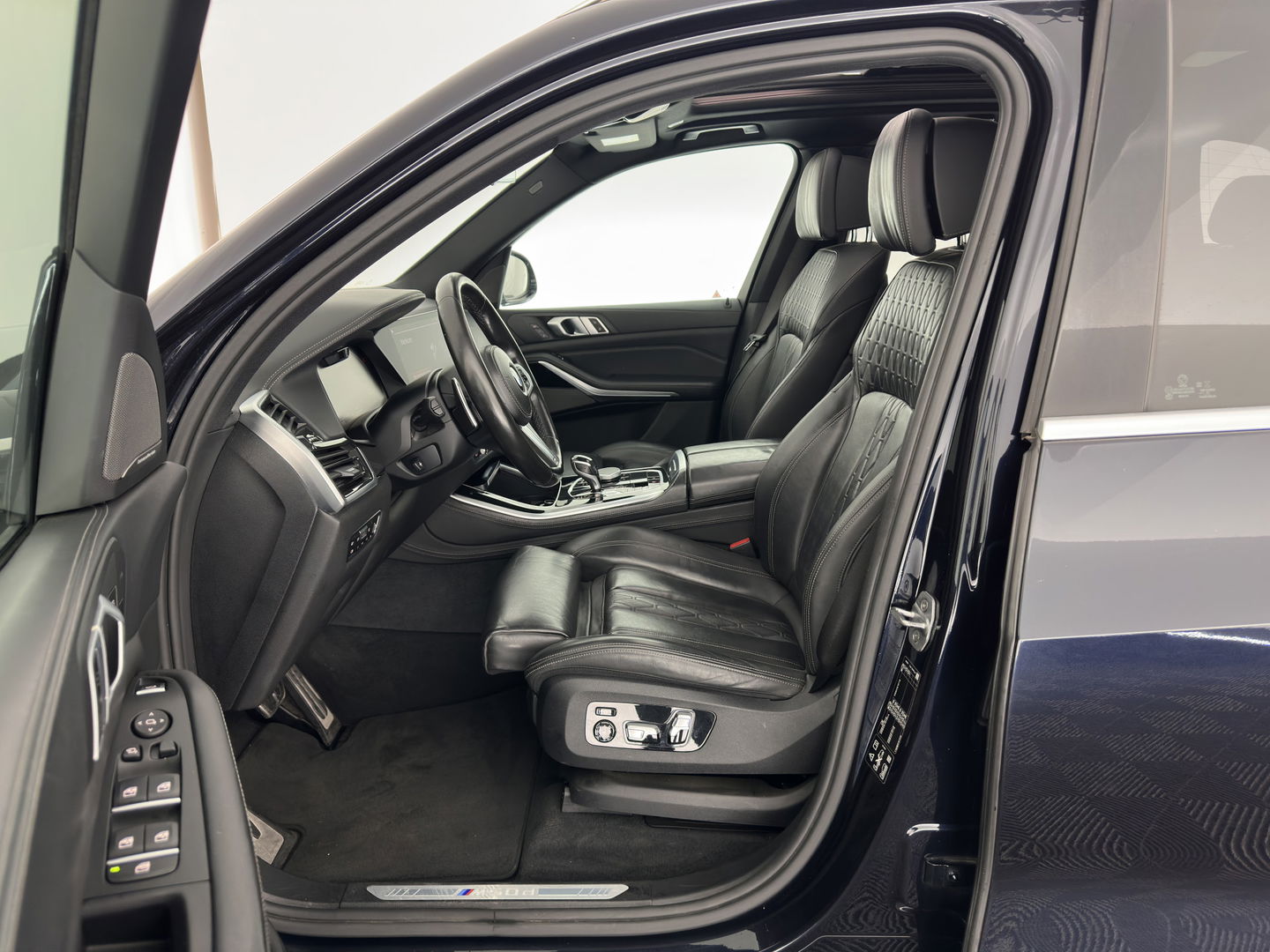 BMW X5 M50d M-Sportpack High Executive Aut. *PANO | HEAD-UP | LASER-LED | LUXURY-LEATHER | SOFT-CLOSE | ADAPTIVE-CRUISE | HARMAN/KARDON | BLIND-SPOT | MEMORY-PACK | TOP-VIEW | DIGI-COCKPIT | NAVI-FULLMAP | ECC | PDC | TOWBAR |