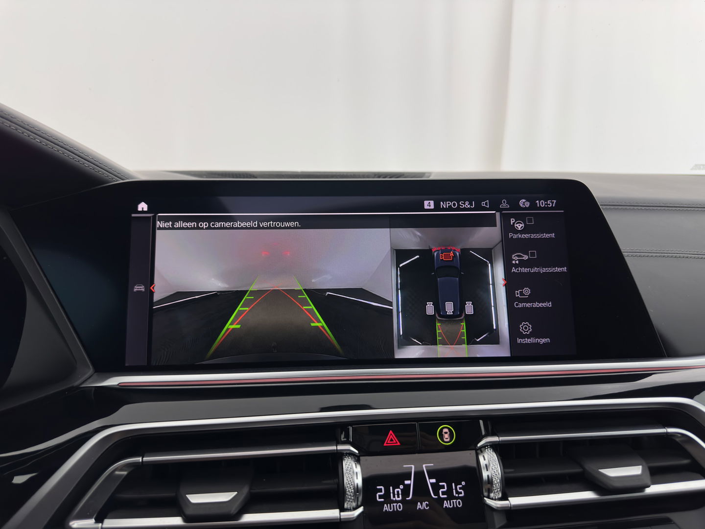 BMW X5 M50d M-Sportpack High Executive Aut. *PANO | HEAD-UP | LASER-LED | LUXURY-LEATHER | SOFT-CLOSE | ADAPTIVE-CRUISE | HARMAN/KARDON | BLIND-SPOT | MEMORY-PACK | TOP-VIEW | DIGI-COCKPIT | NAVI-FULLMAP | ECC | PDC | TOWBAR |