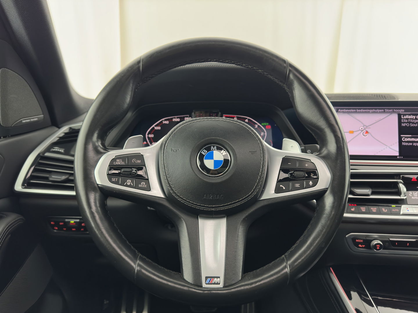 BMW X5 M50d M-Sportpack High Executive Aut. *PANO | HEAD-UP | LASER-LED | LUXURY-LEATHER | SOFT-CLOSE | ADAPTIVE-CRUISE | HARMAN/KARDON | BLIND-SPOT | MEMORY-PACK | TOP-VIEW | DIGI-COCKPIT | NAVI-FULLMAP | ECC | PDC | TOWBAR |