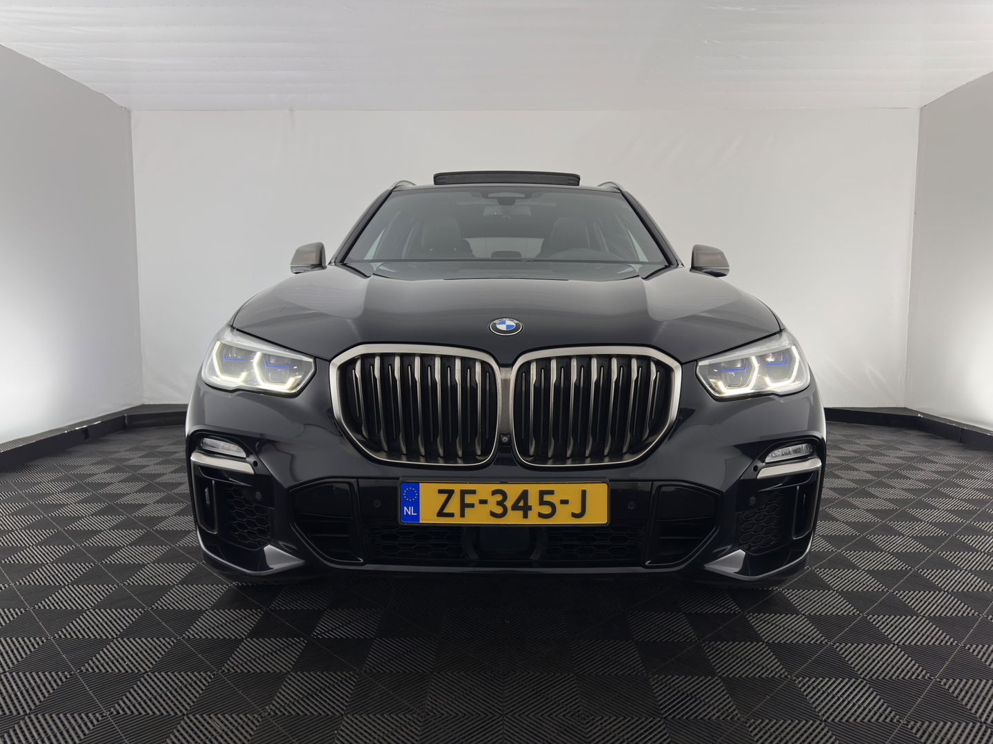BMW X5 M50d M-Sportpack High Executive Aut. *PANO | HEAD-UP | LASER-LED | LUXURY-LEATHER | SOFT-CLOSE | ADAPTIVE-CRUISE | HARMAN/KARDON | BLIND-SPOT | MEMORY-PACK | TOP-VIEW | DIGI-COCKPIT | NAVI-FULLMAP | ECC | PDC | TOWBAR |