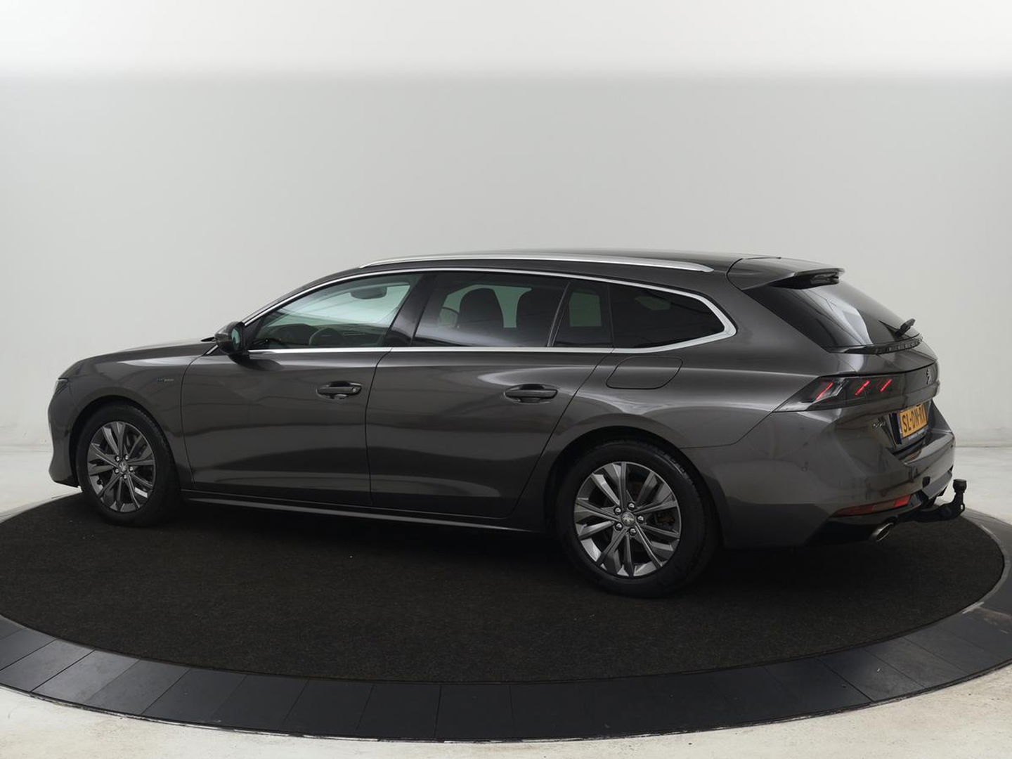 Peugeot 508 1.6 HYbrid Allure | Trekhaak | Adaptive cruise | Half leder | Camera | Carplay | Navigatie | Sfeerverlichting | Full LED | Climate control | PHEV | Plug In